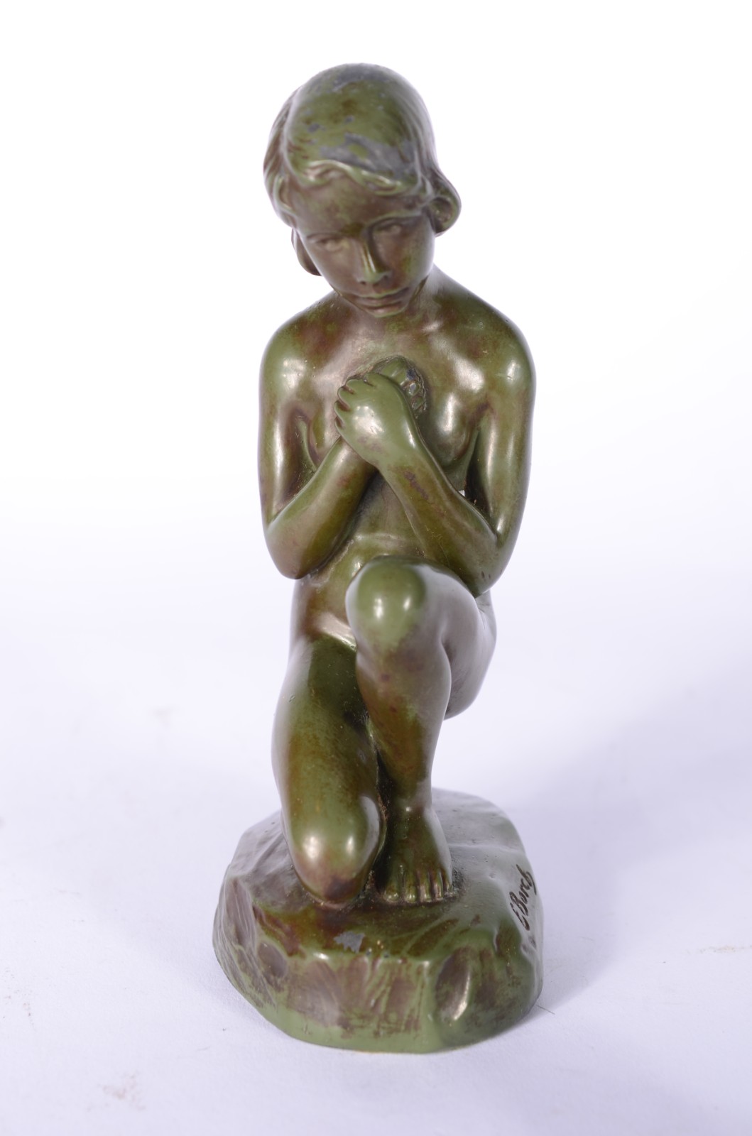 Pequena escultura de petit bronze com patina verde representando... - foto 3 de 7