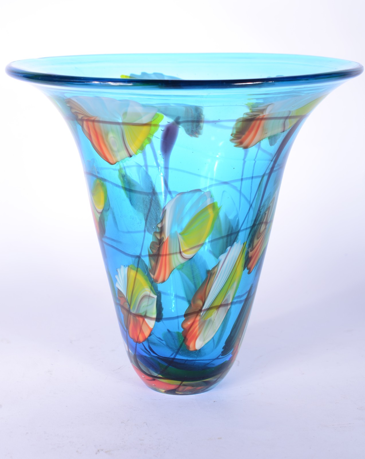 Vaso de vidro decorativo na cor azul "fantasia". - foto 1 de 6