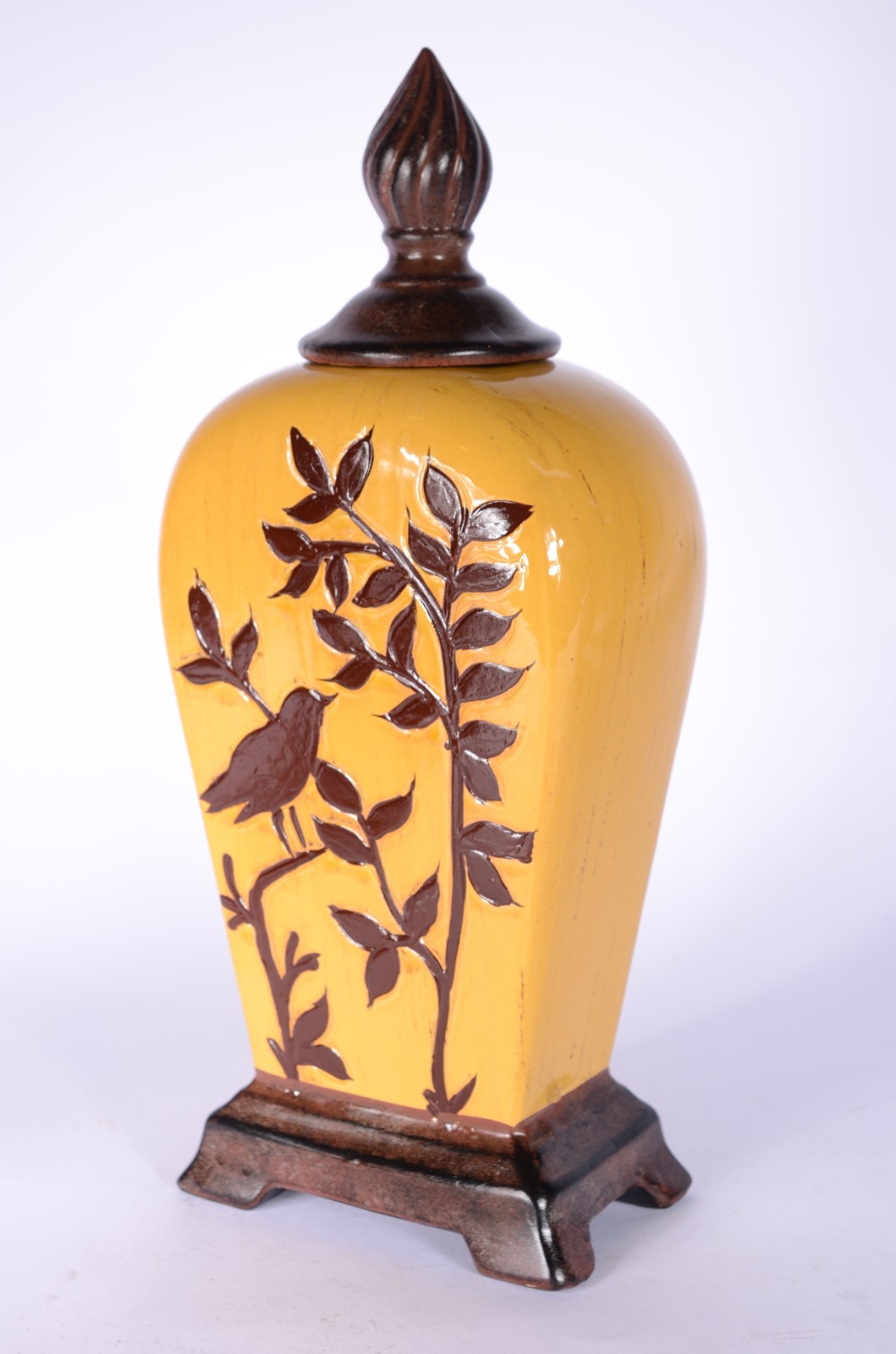 Potiche de cerâmica amarela, decoração floral e pássaro. - foto 1 de 4