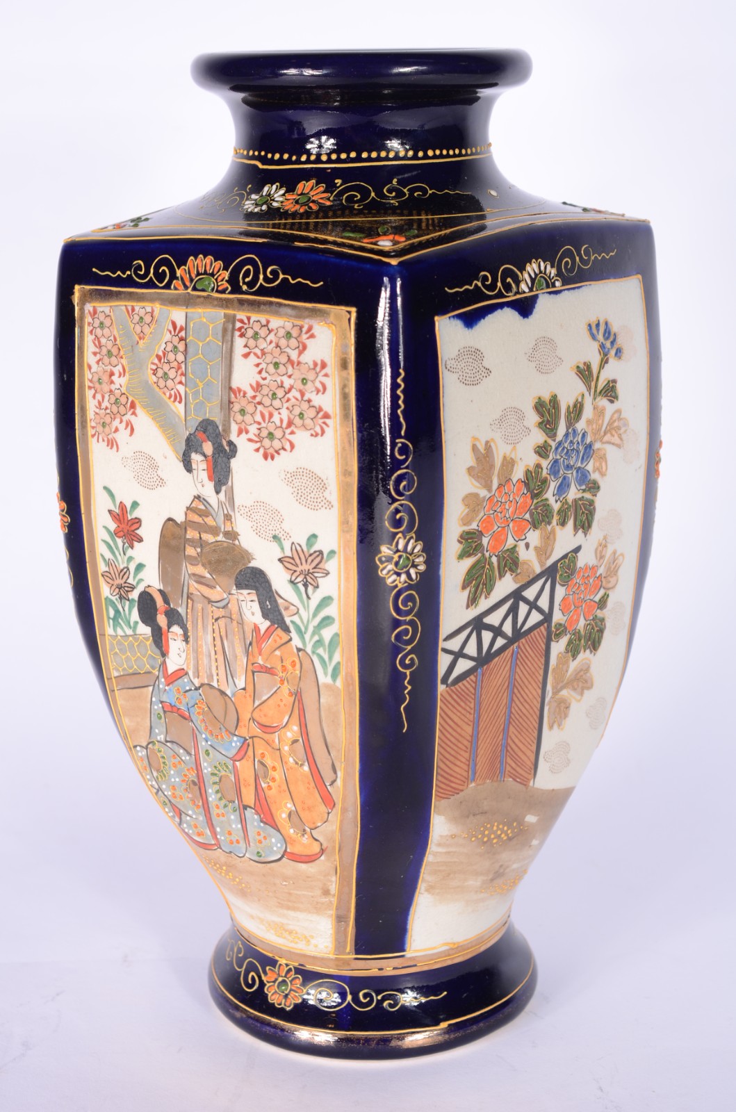 Vaso de faiança oriental, fundo azul cobalto com perolados e... - foto 4 de 9