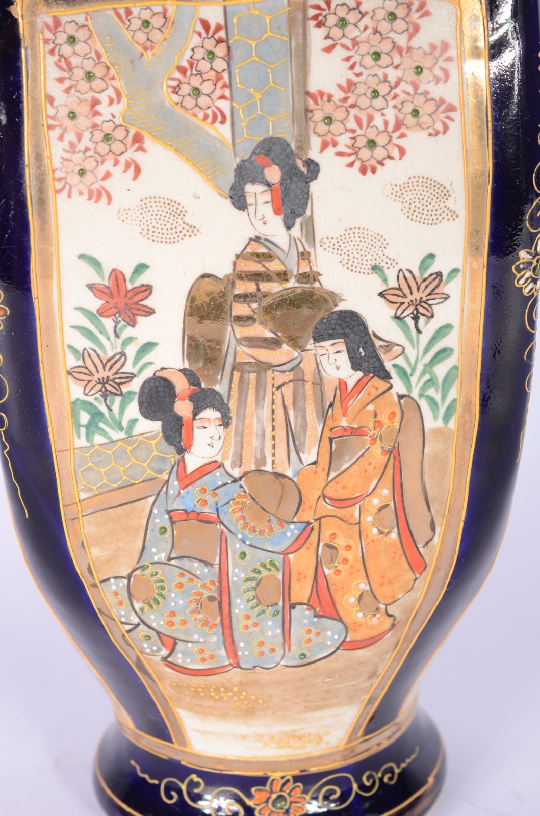Vaso de faiança oriental, fundo azul cobalto com perolados e... - foto 5 de 9