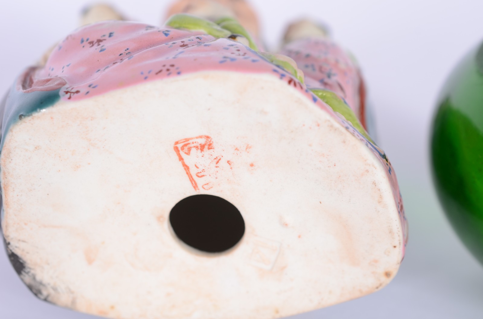 Diversas peças, sendo: 2 xícaras de chá com pires de porcelana... - foto 7 de 11