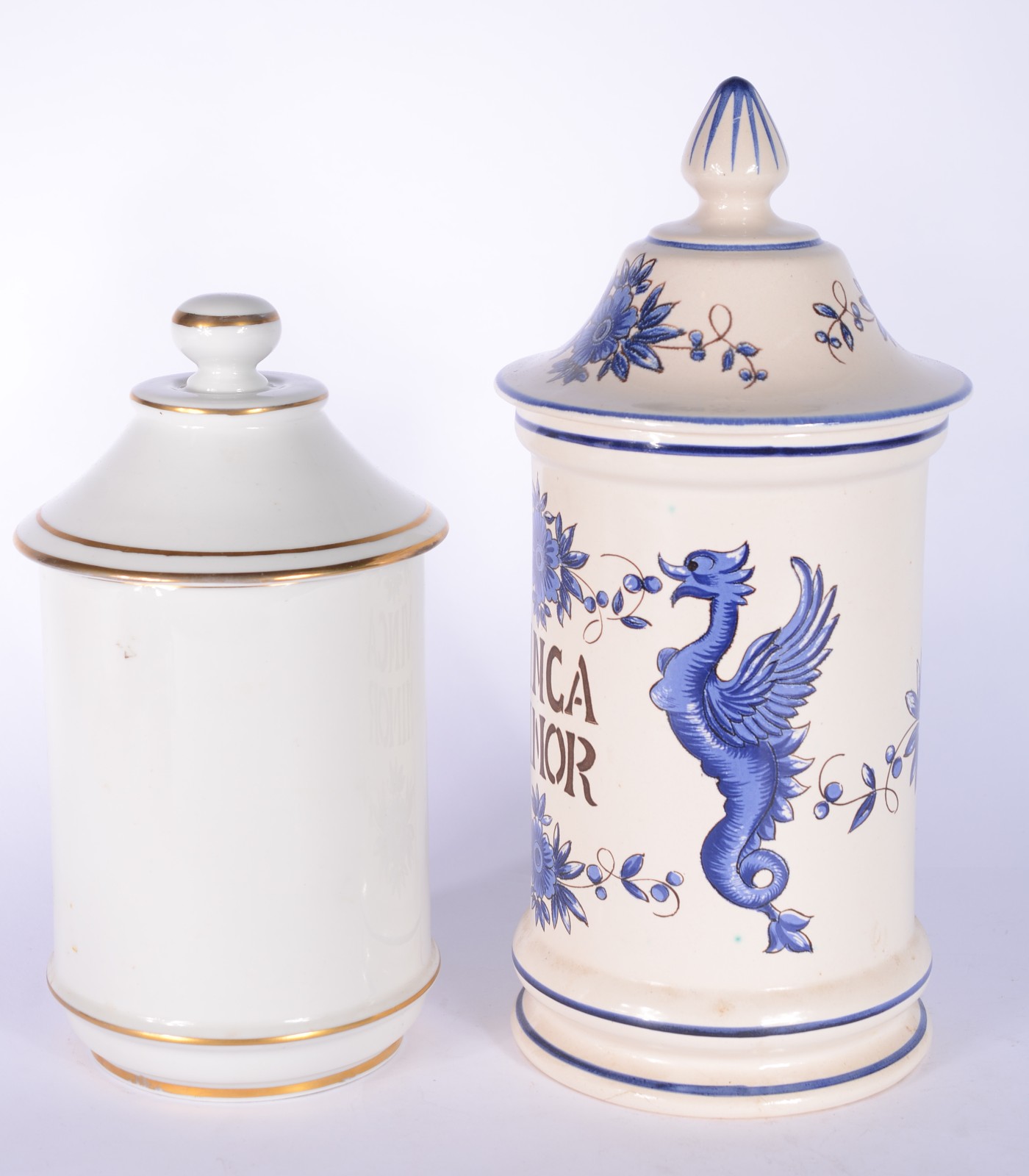 Dois potes de farmácia de porcelana, sendo um de porcelana francesa e... - foto 4 de 8