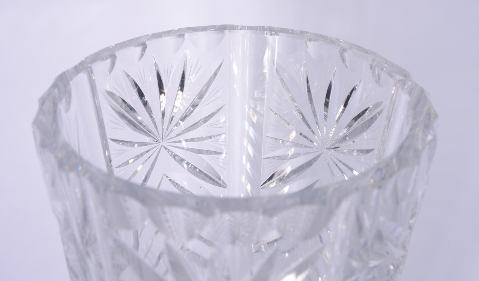 Vaso de cristal tcheco lapidado. - foto 4 de 7