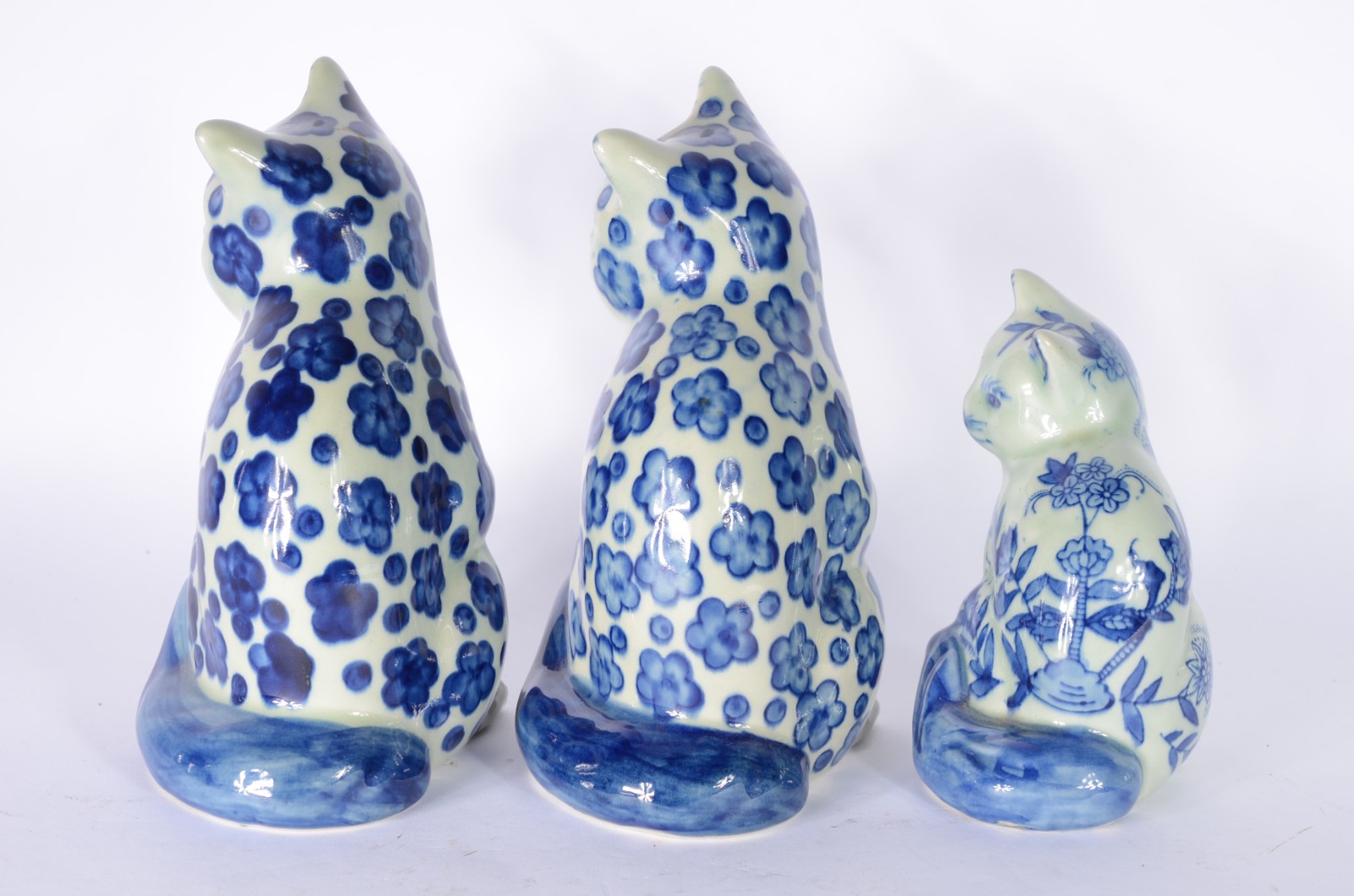 Três esculturas de cerâmica chinesa representando gato. - foto 4 de 6