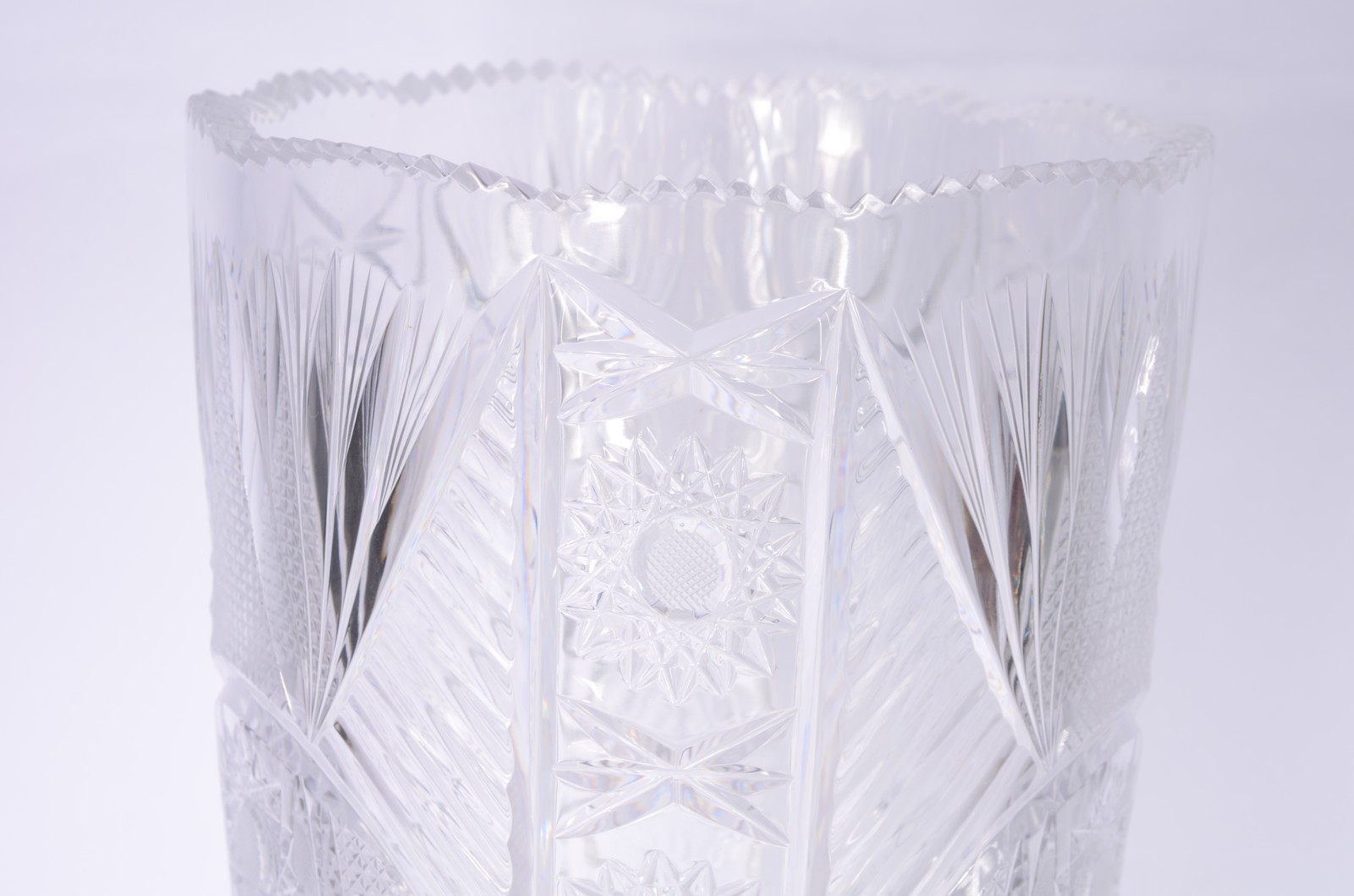 Vaso de cristal tcheco lapidado. - foto 2 de 8