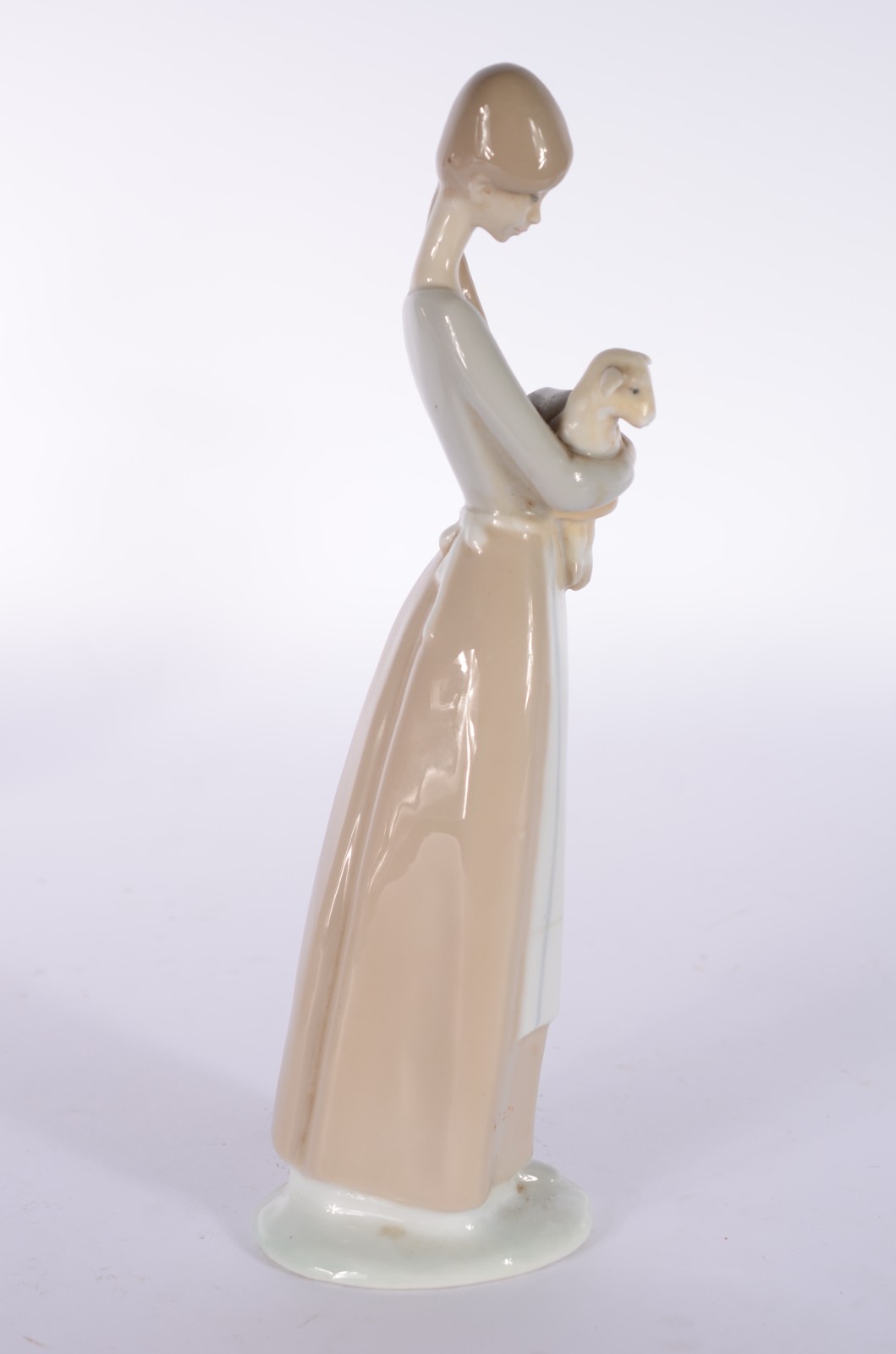 Escultura de porcelana espanhola NAO representando figura feminina... - foto 6 de 7
