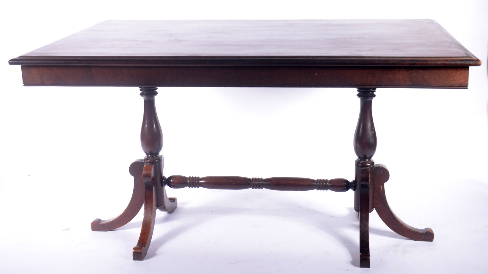 Mesa de jantar de madeira nobre, tampo retangular, base com duas... - foto 2 de 6