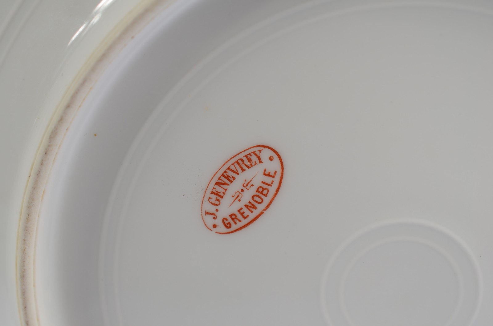 Conjunto com 6 pratos de porcelana francesa pintadas à mão com... - foto 5 de 5