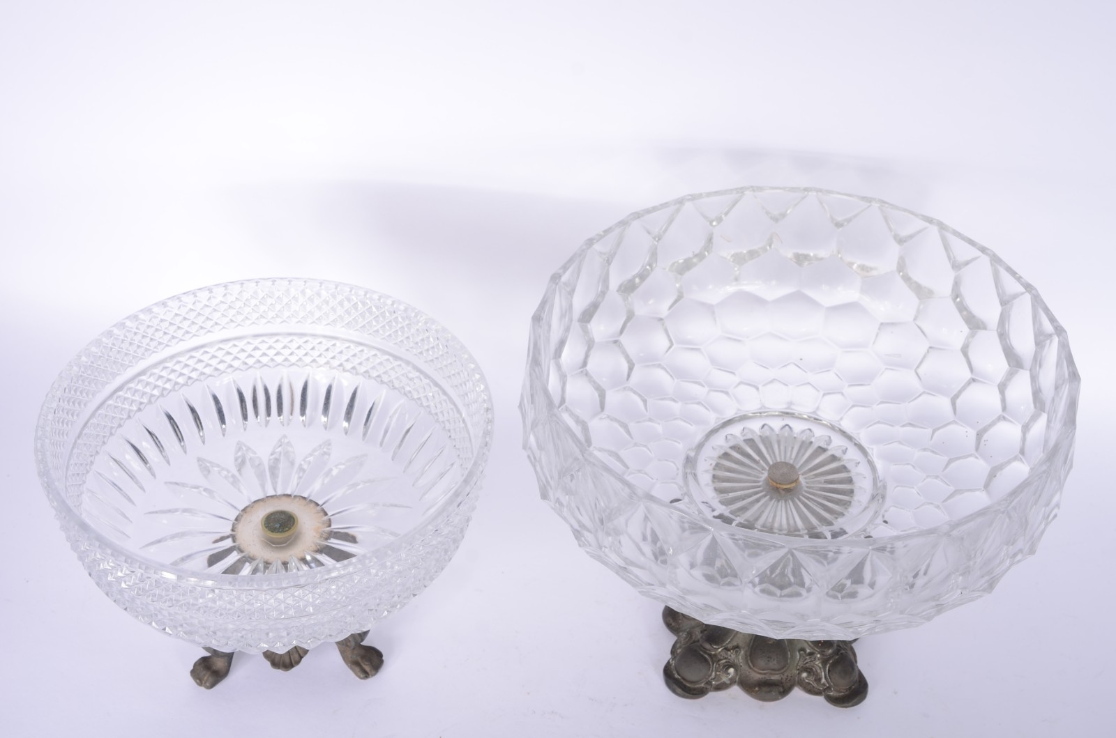 Três fruteiras diversas de cristal europeu lapidado, sendo duas com... - foto 4 de 11