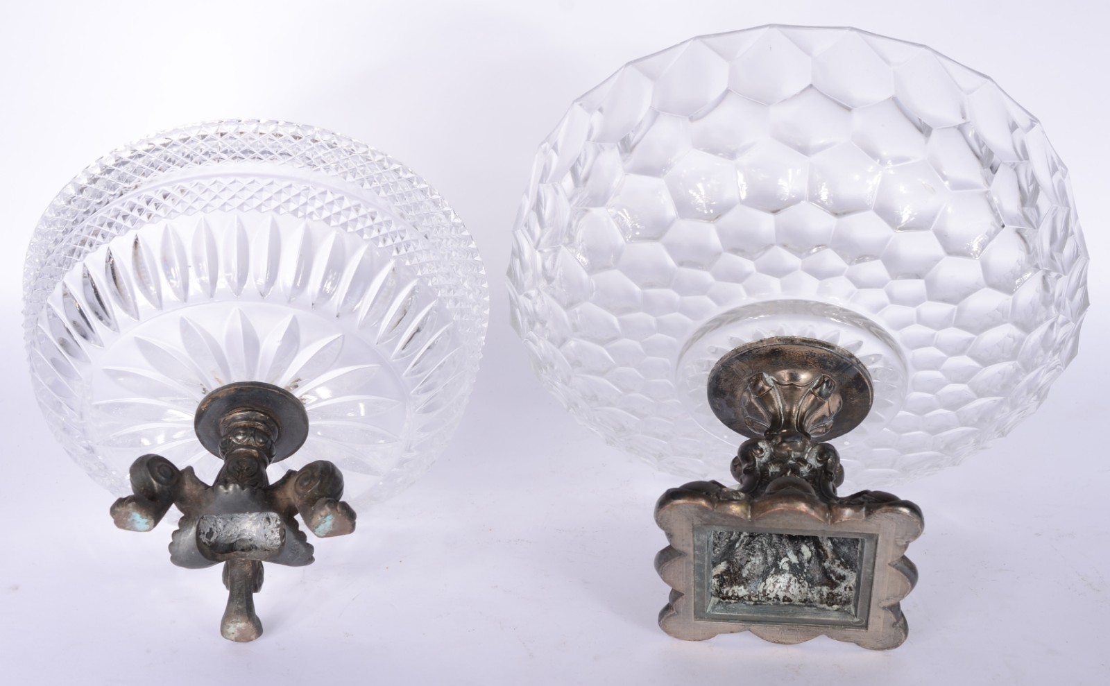 Três fruteiras diversas de cristal europeu lapidado, sendo duas com... - foto 6 de 11