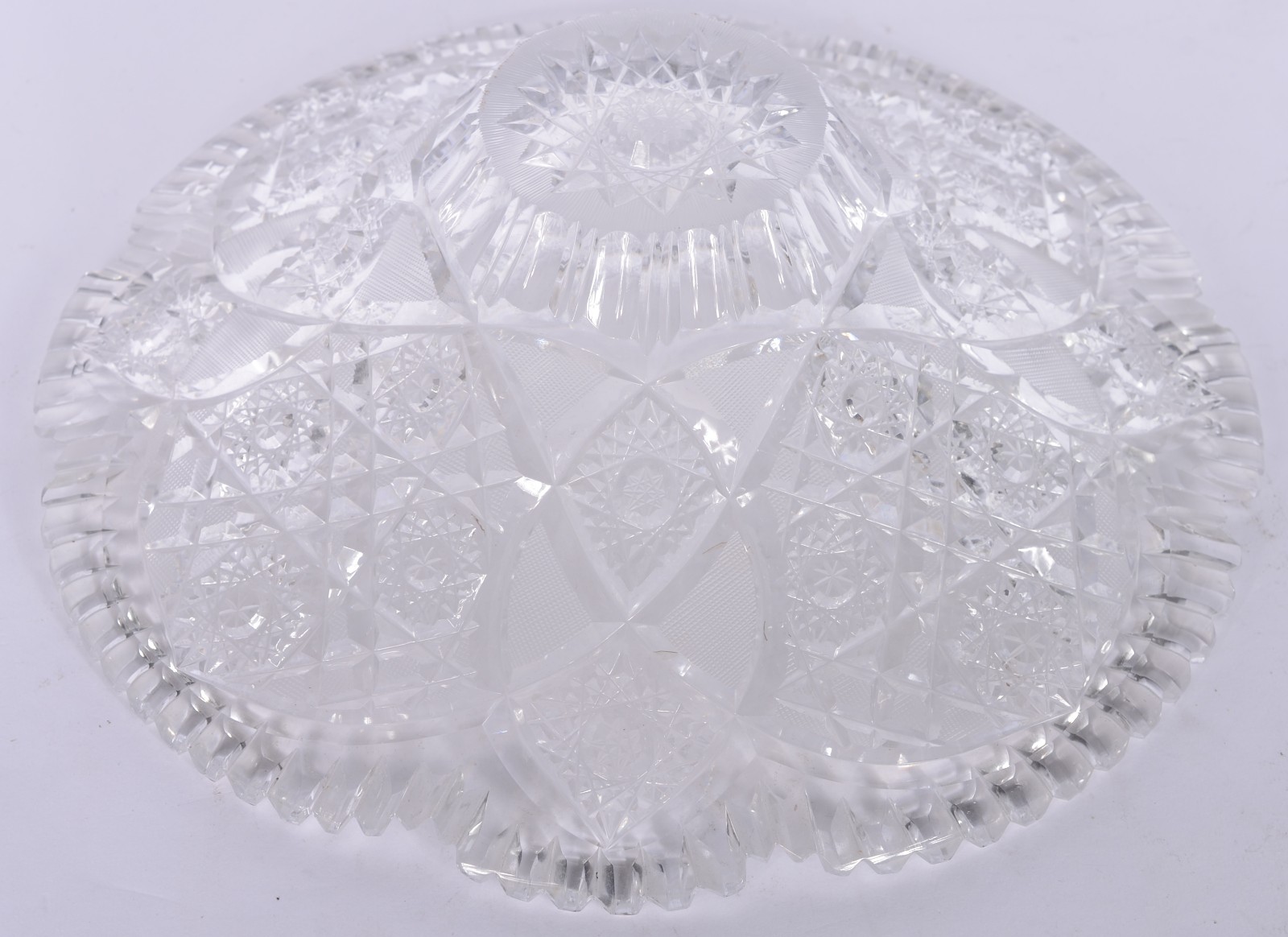 Três fruteiras diversas de cristal europeu lapidado, sendo duas com... - foto 10 de 11