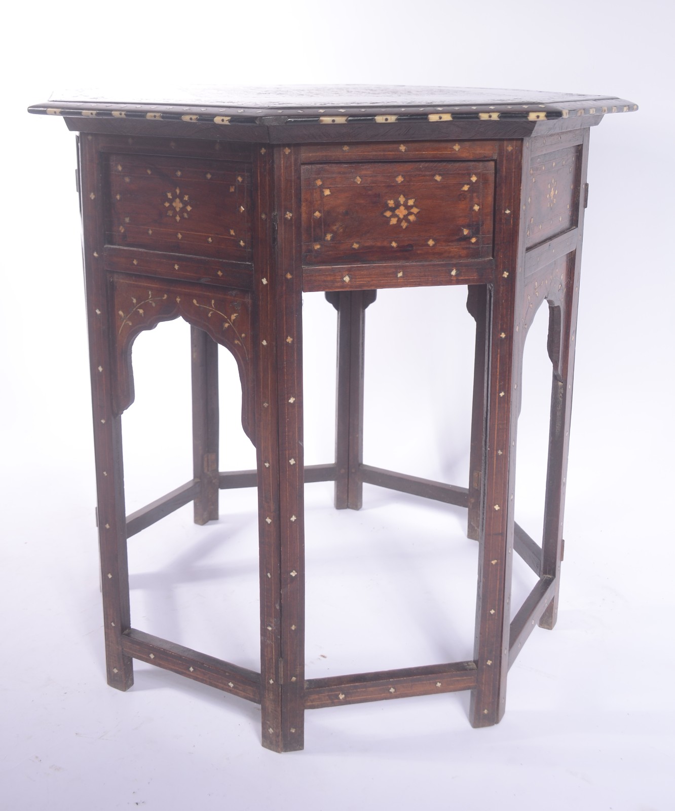 Mesa oriental feitio oitavado de madeira com trabalho em marqueterie... - foto 5 de 7