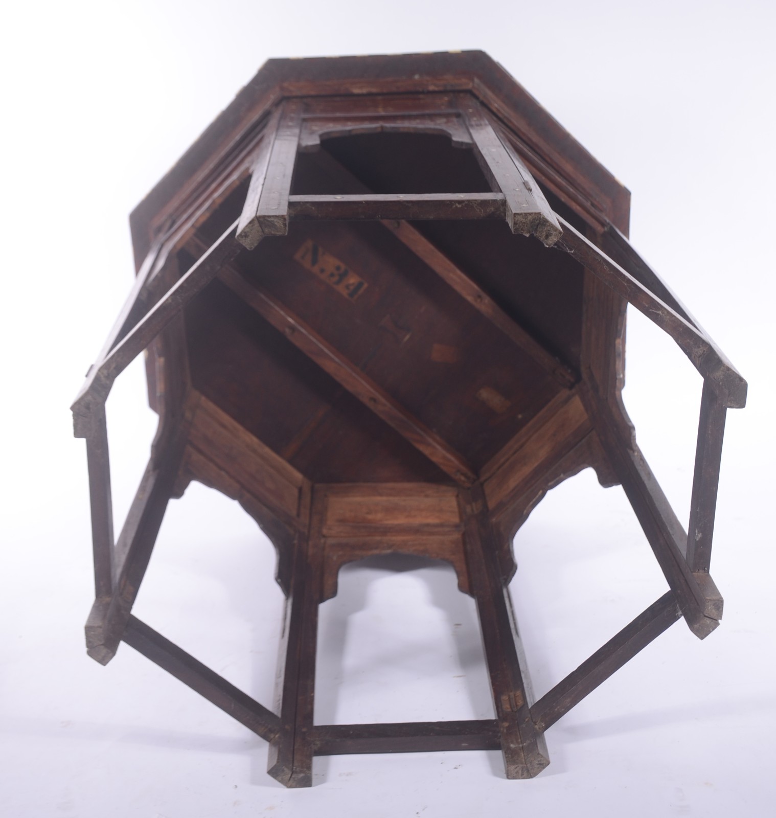 Mesa oriental feitio oitavado de madeira com trabalho em marqueterie... - foto 6 de 7