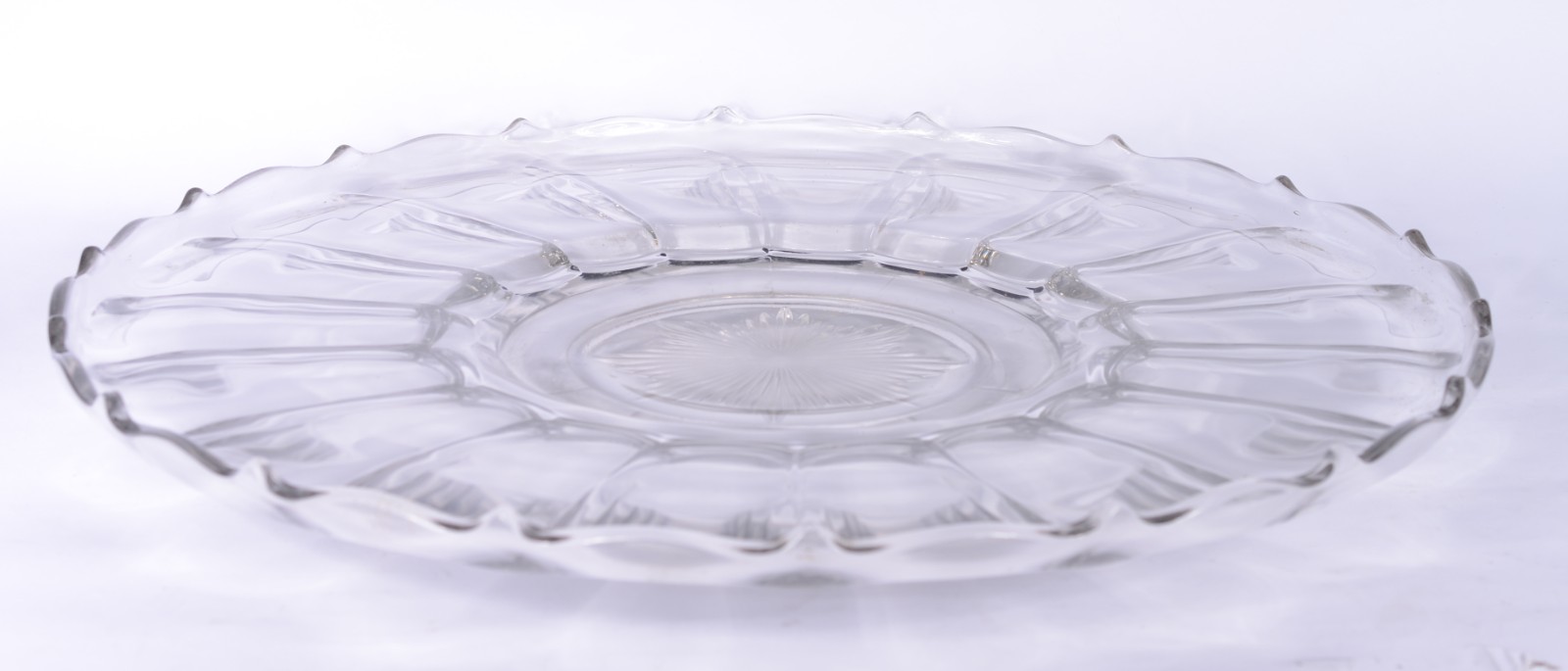 Grande prato para sobremesa de cristal europeu lapidado. - foto 2 de 7