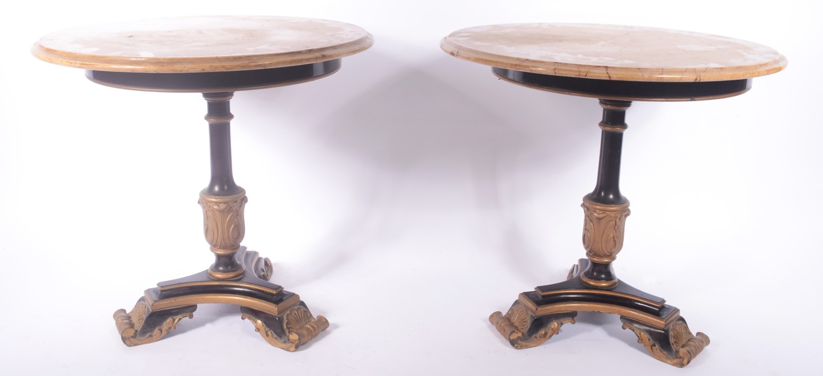 Conjunto de mesa de centro e par de laterais de madeira patinada... - foto 2 de 11