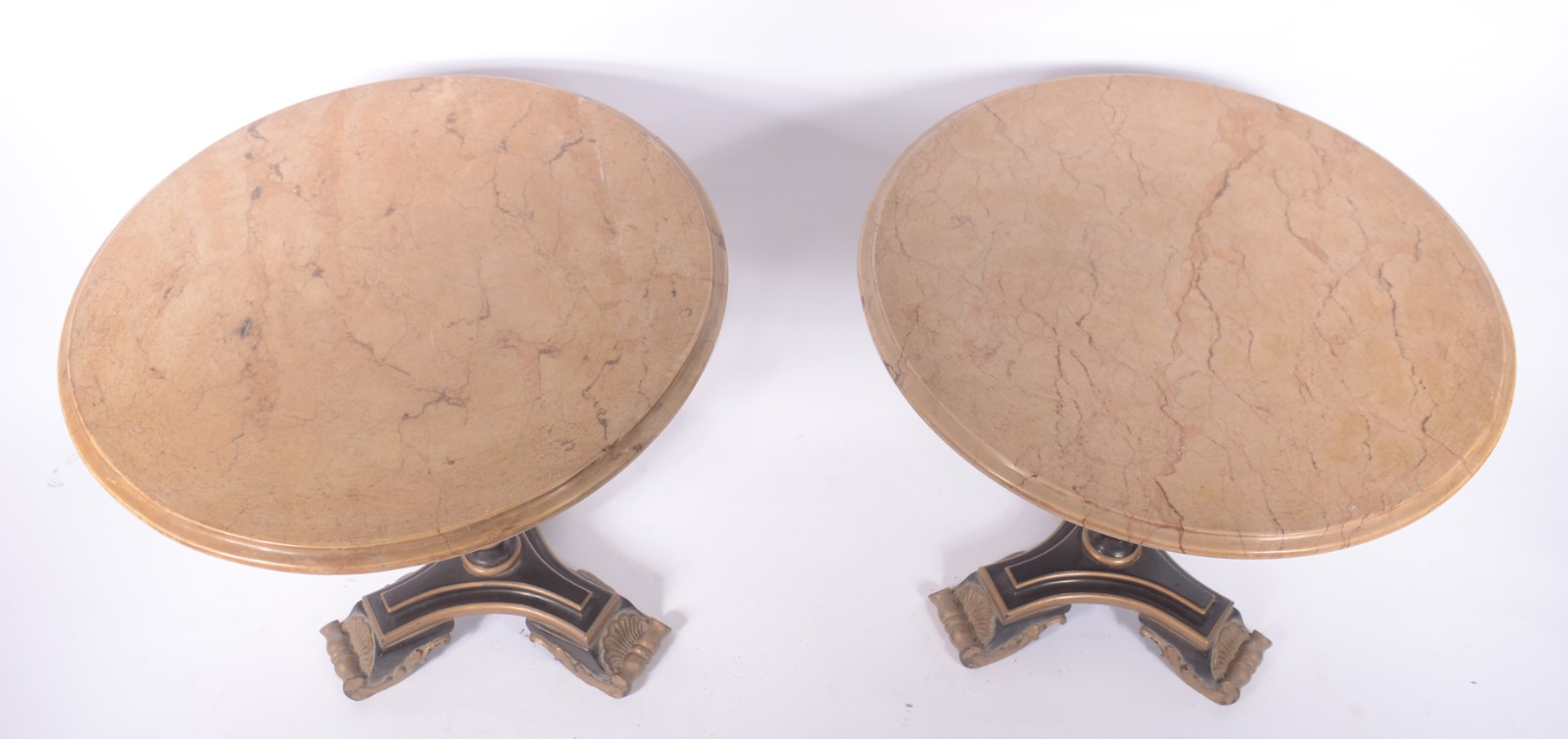 Conjunto de mesa de centro e par de laterais de madeira patinada... - foto 3 de 11