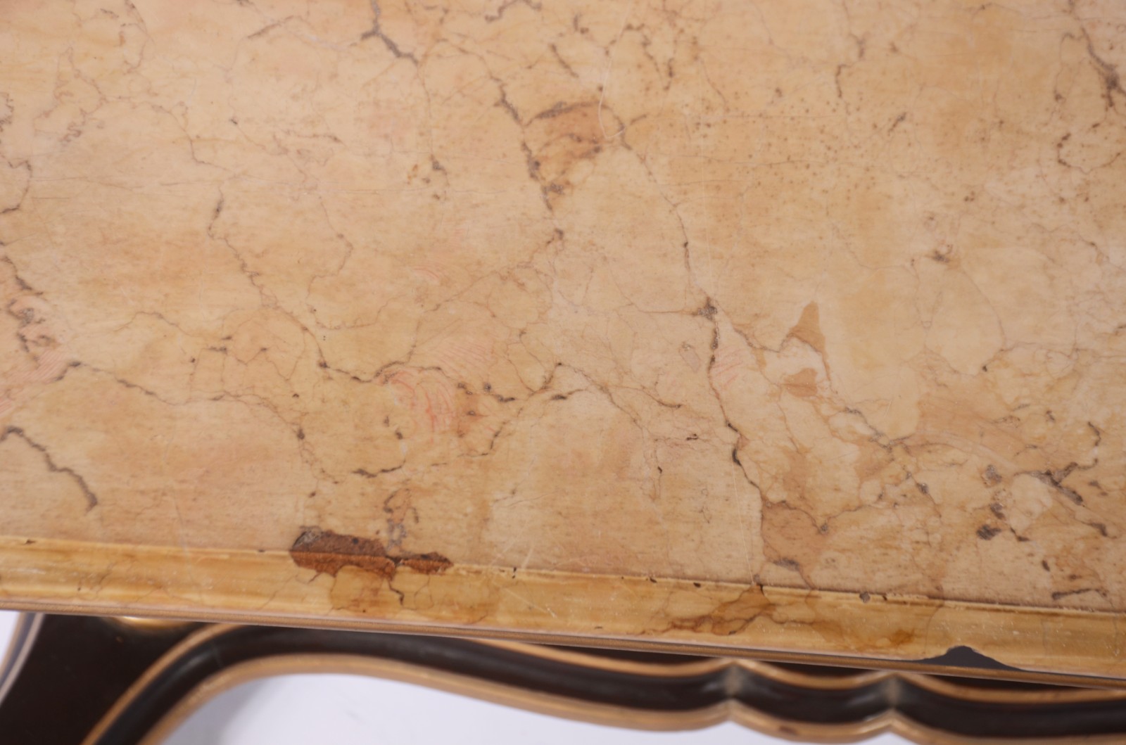 Conjunto de mesa de centro e par de laterais de madeira patinada... - foto 11 de 11