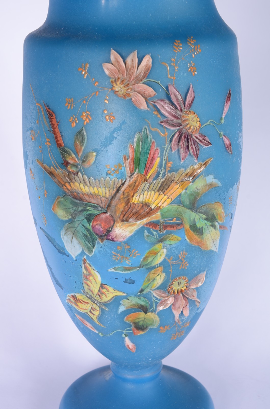 Vaso de opalina azul com pássaros e flores em policromia. (restaurado... - foto 2 de 8