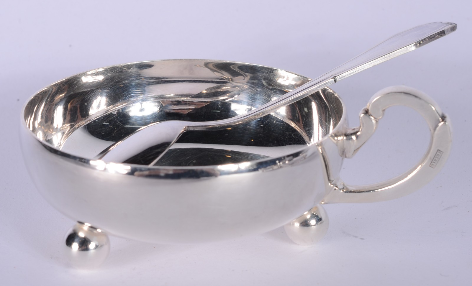 Conjunto com 6 taças de metal prateado para sorvete com colheres, no... - foto 5 de 11