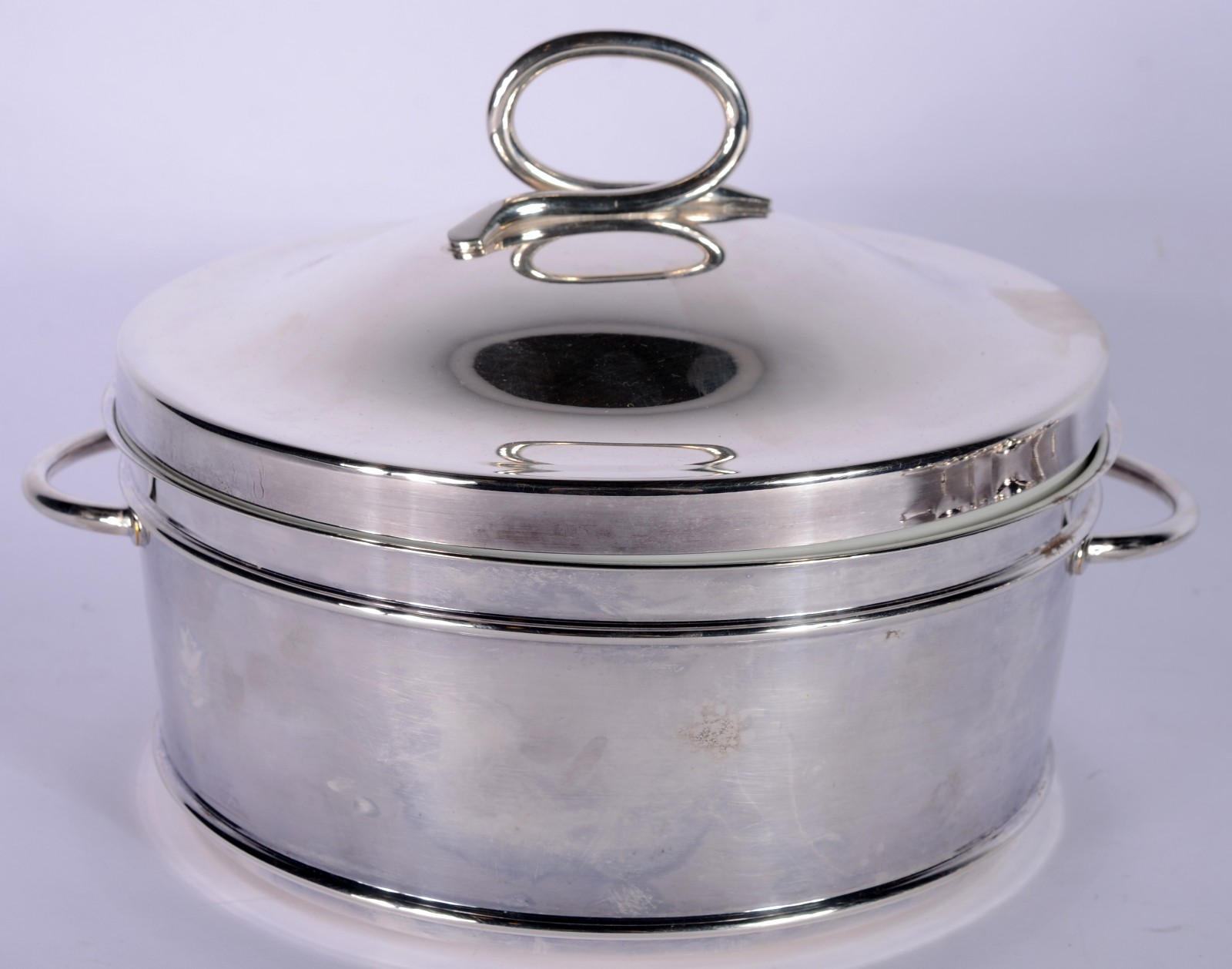Conjunto com 6 taças de metal prateado para sorvete com colheres, no... - foto 11 de 11