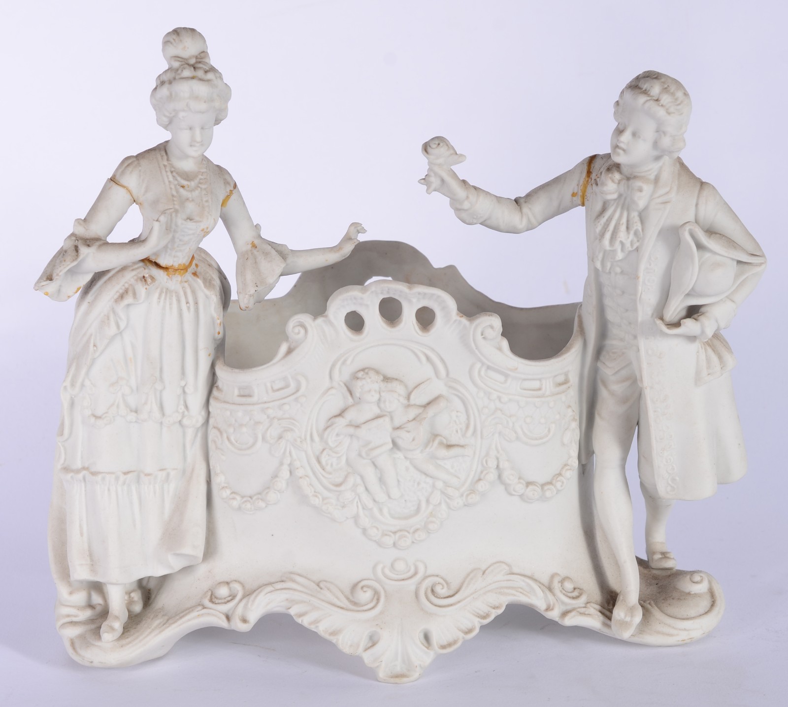 Diversas peças, sendo: 2 antigos leques (um deles com renda rasgada)... - foto 4 de 8
