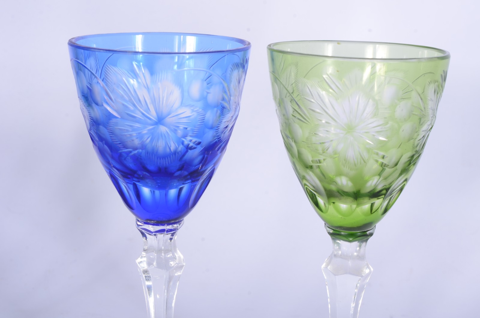 Conjunto com 4 cálices para licor de cristal doublé lapidado nas... - foto 2 de 3