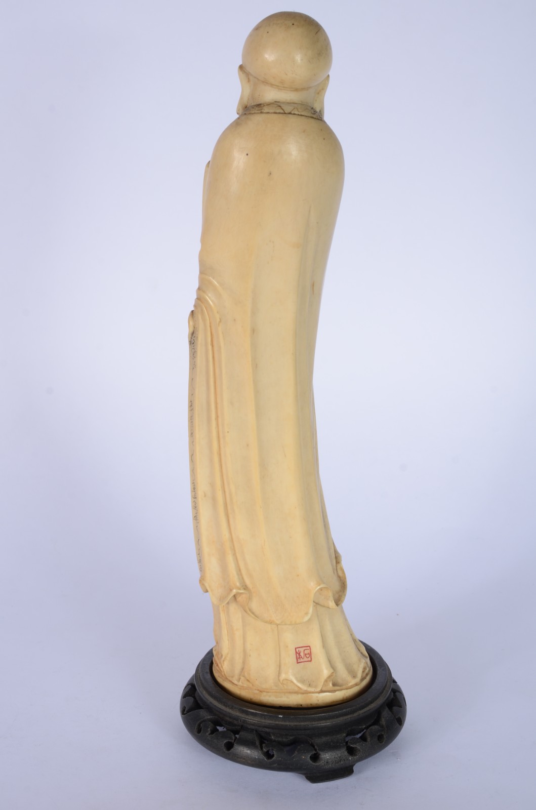 Antiga escultura chinesa em marfim retratando Zhongli Quan, um dos... - foto 6 de 9