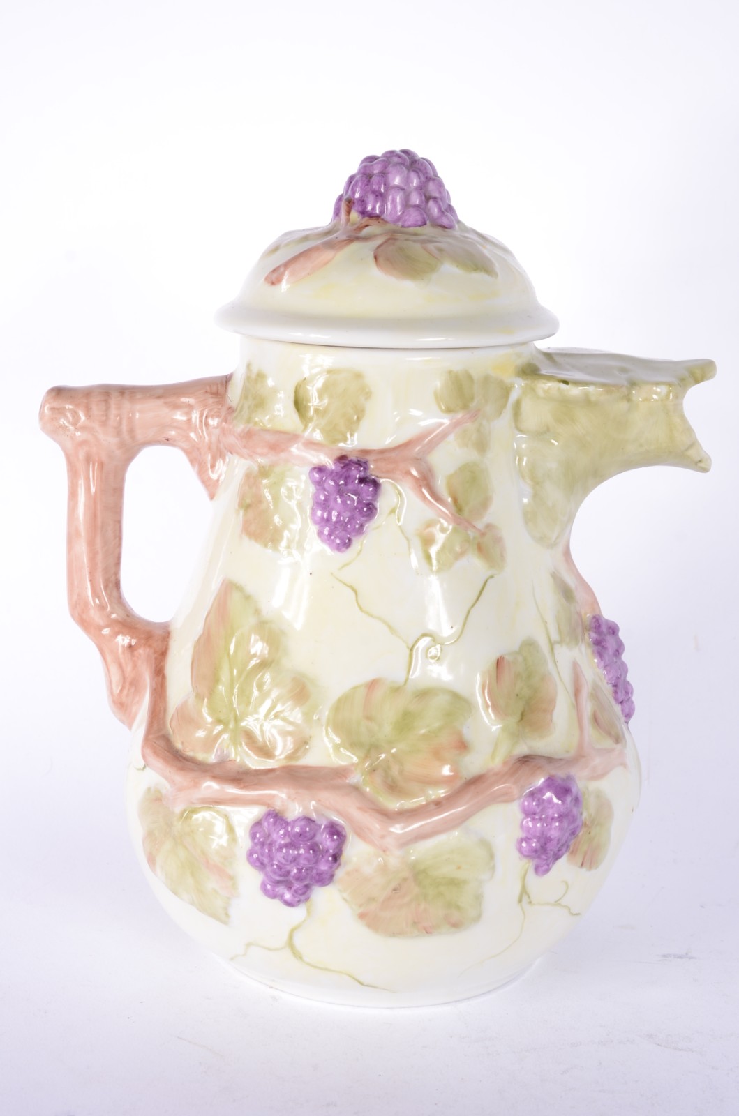 Duas peças de porcelana, sendo: bule decorado com cachos de uvas e... - foto 4 de 11