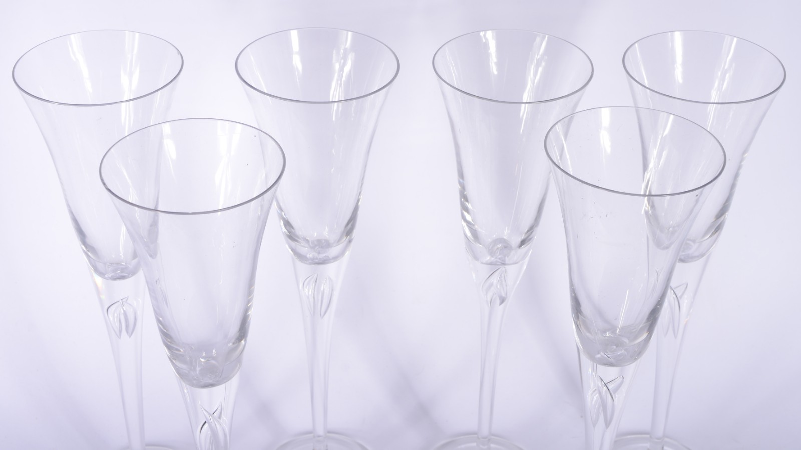 Seis flutes para champagne de cristal (uma bicado). - foto 2 de 7