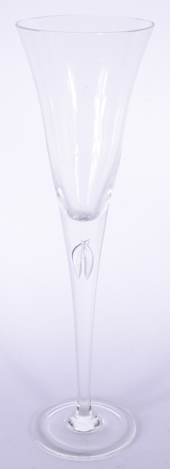 Seis flutes para champagne de cristal (uma bicado). - foto 5 de 7