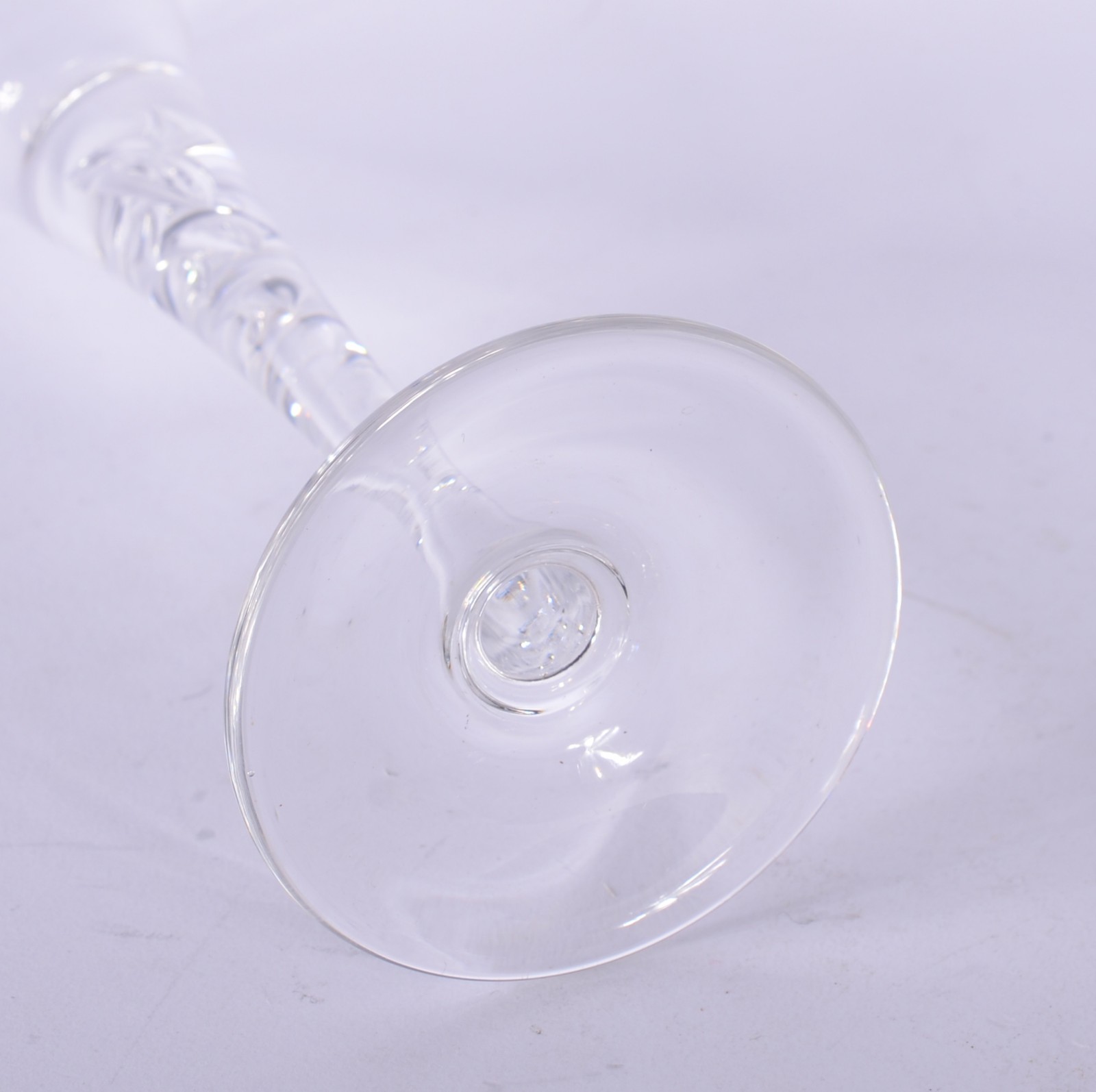 Seis flutes para champagne de cristal (uma bicado). - foto 6 de 7