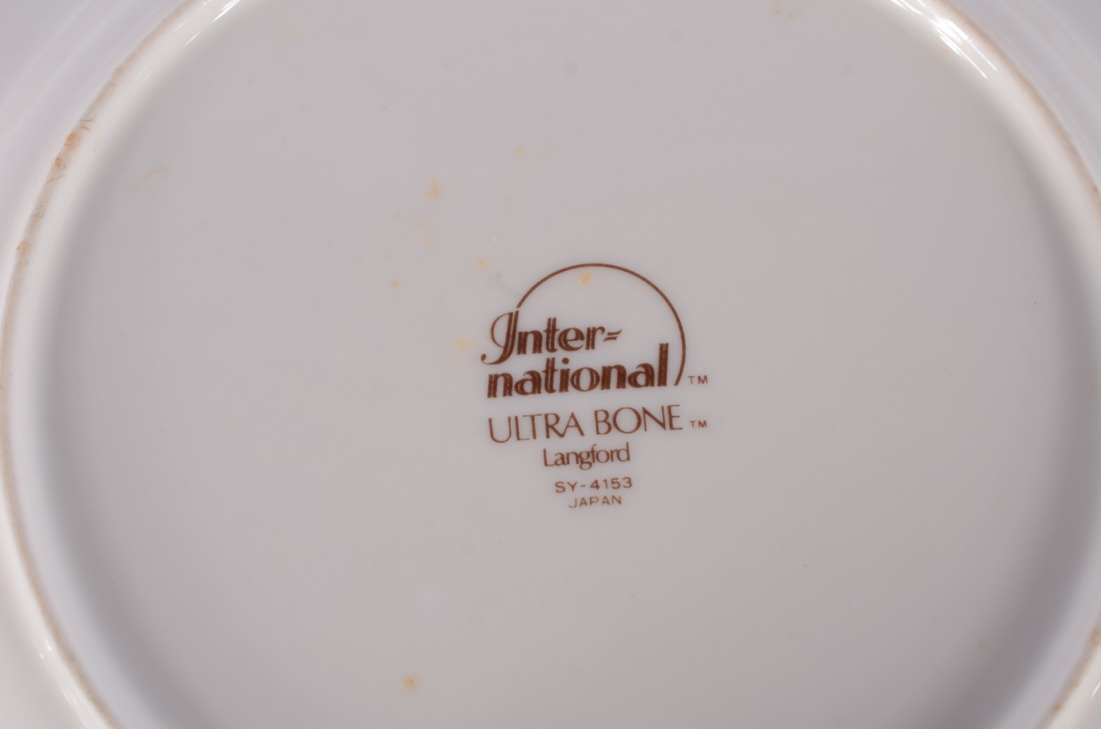 Diversas peças de porcelana, sendo: 10 xícaras de chá com pires; 5... - foto 9 de 11