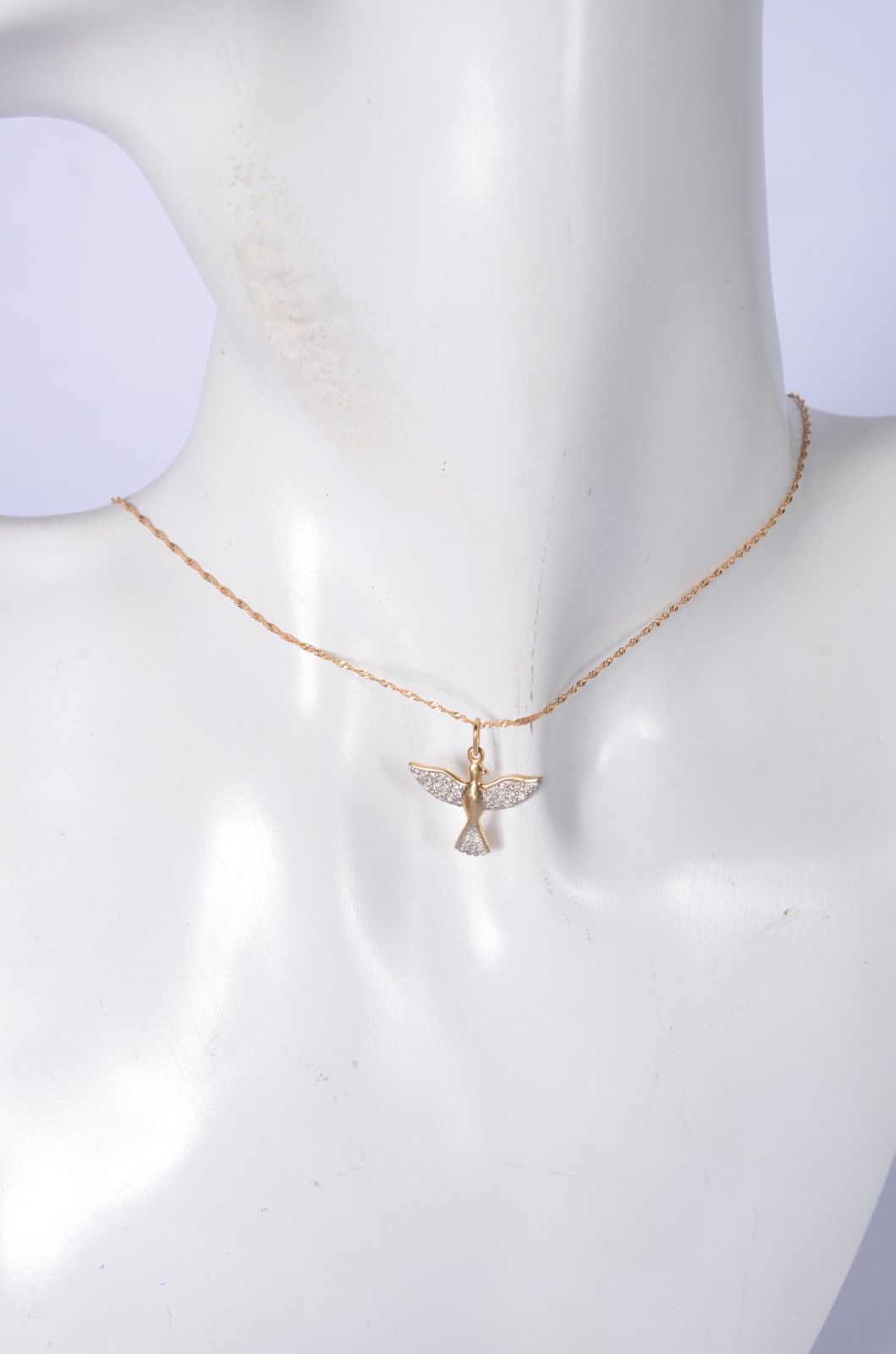 Colar com pendente "Pomba da Paz" de ouro 18 k. (Por motivos de... - foto 8 de 8