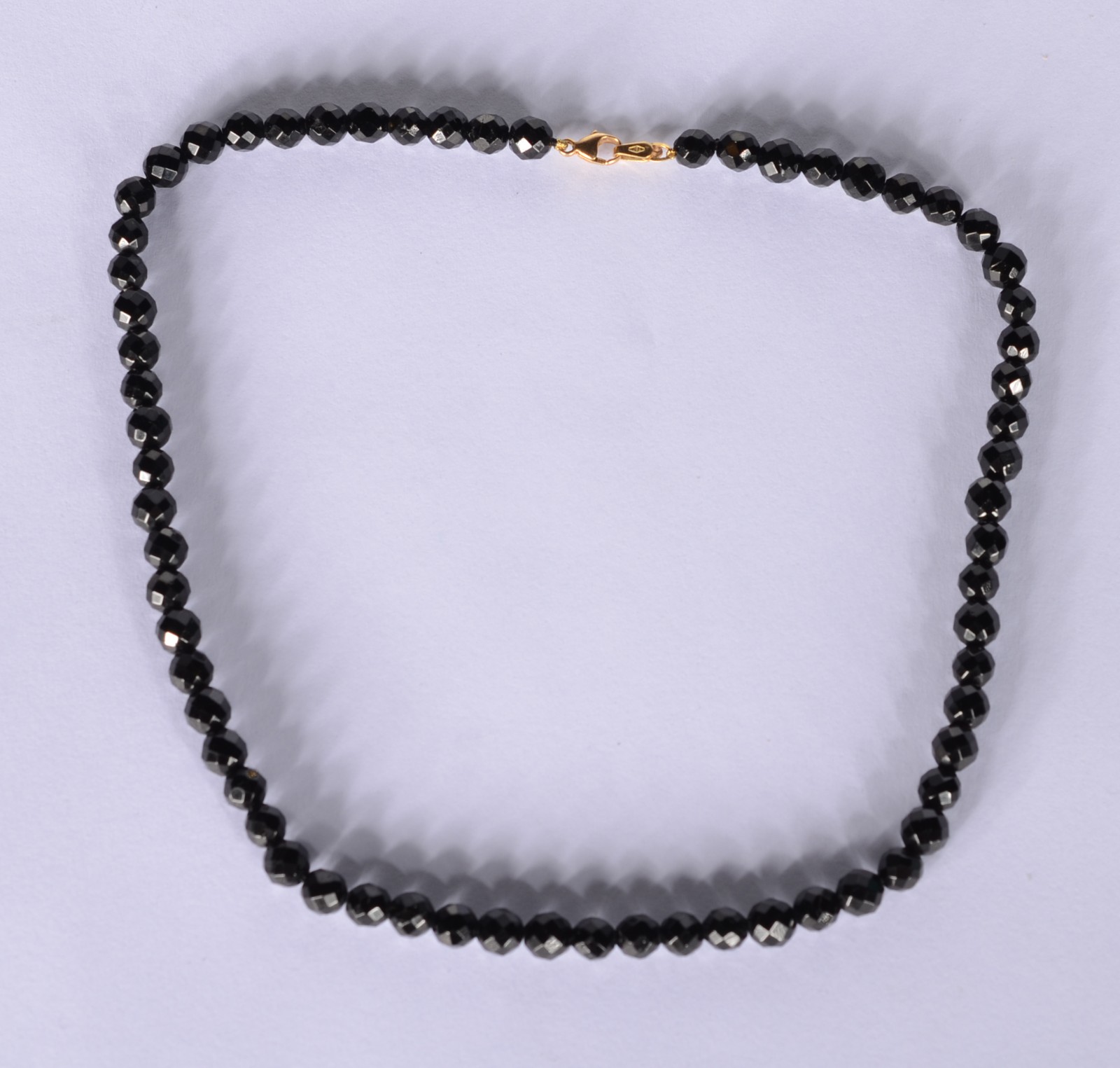 Colar com pedras turmalinas lapidadas, fecho mosquetão de ouro 18 k... - foto 1 de 4