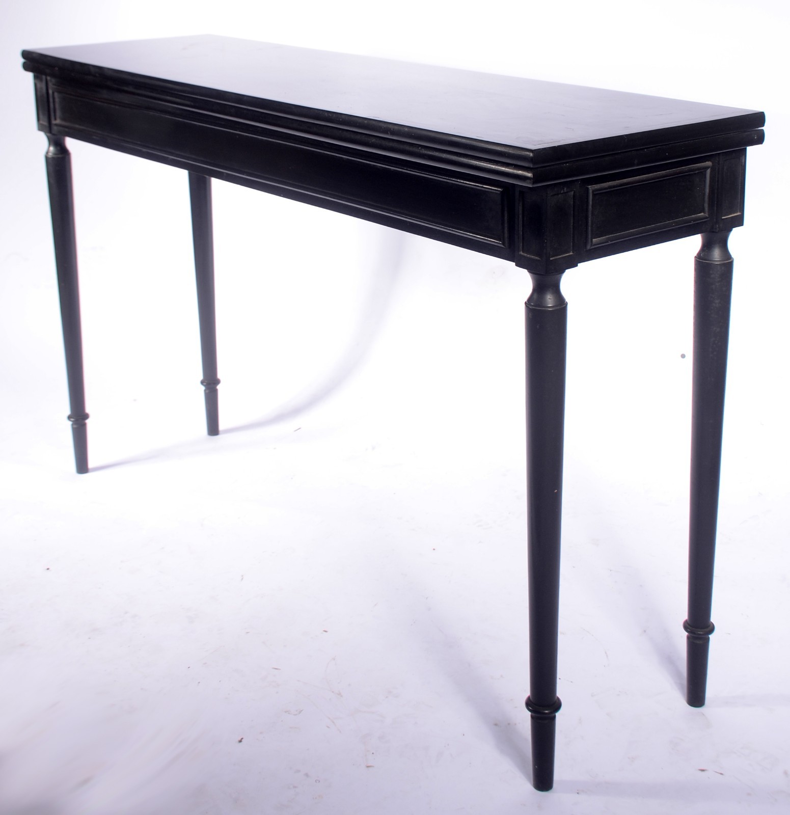 Console/ mesa de madeira ebanizada com tampo dobrável, pernas... - foto 1 de 6