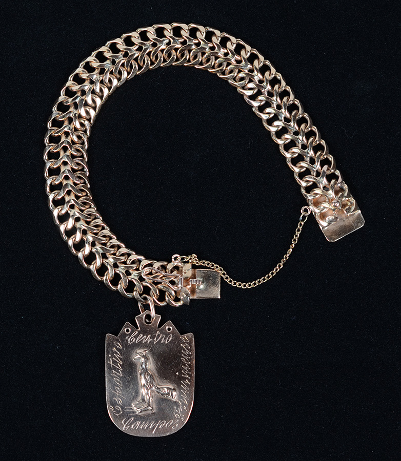 Pulseira de ouro 18 k com medalha com galo em relevo, datado 1963... - foto 1 de 3