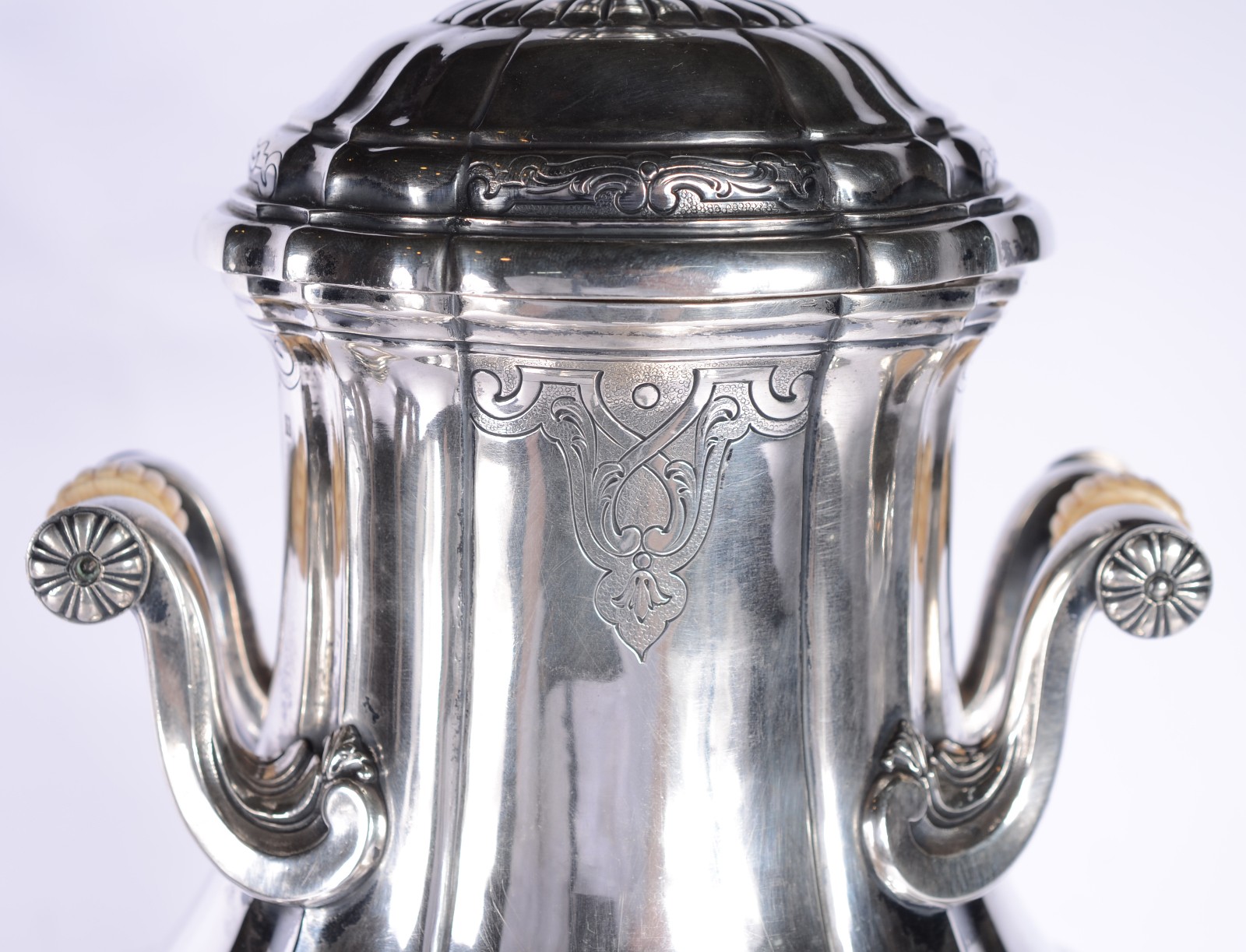 Elegante samovar de metal espessurado a prata contrastado, trabalhos... - foto 4 de 11