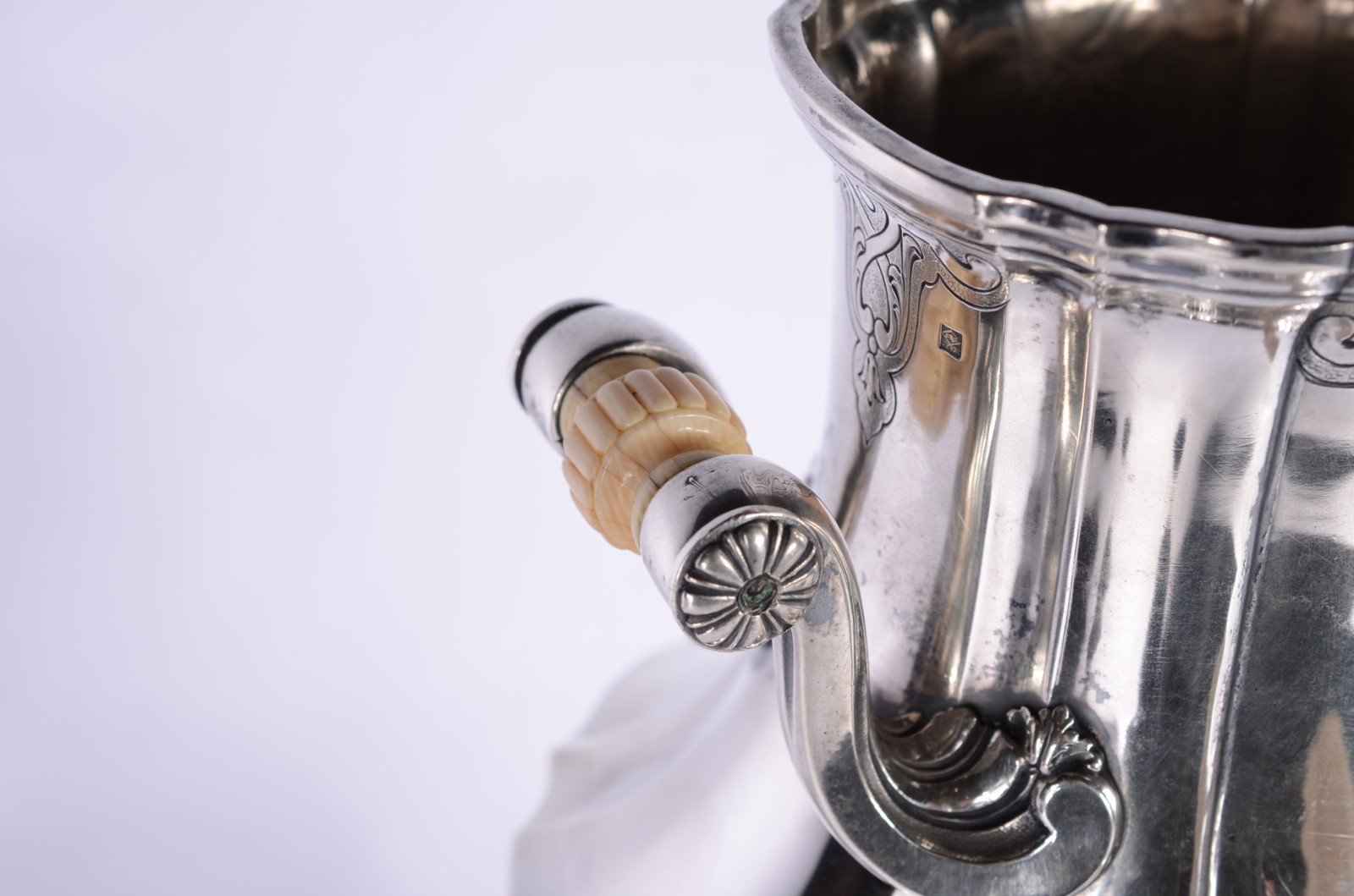 Elegante samovar de metal espessurado a prata contrastado, trabalhos... - foto 7 de 11