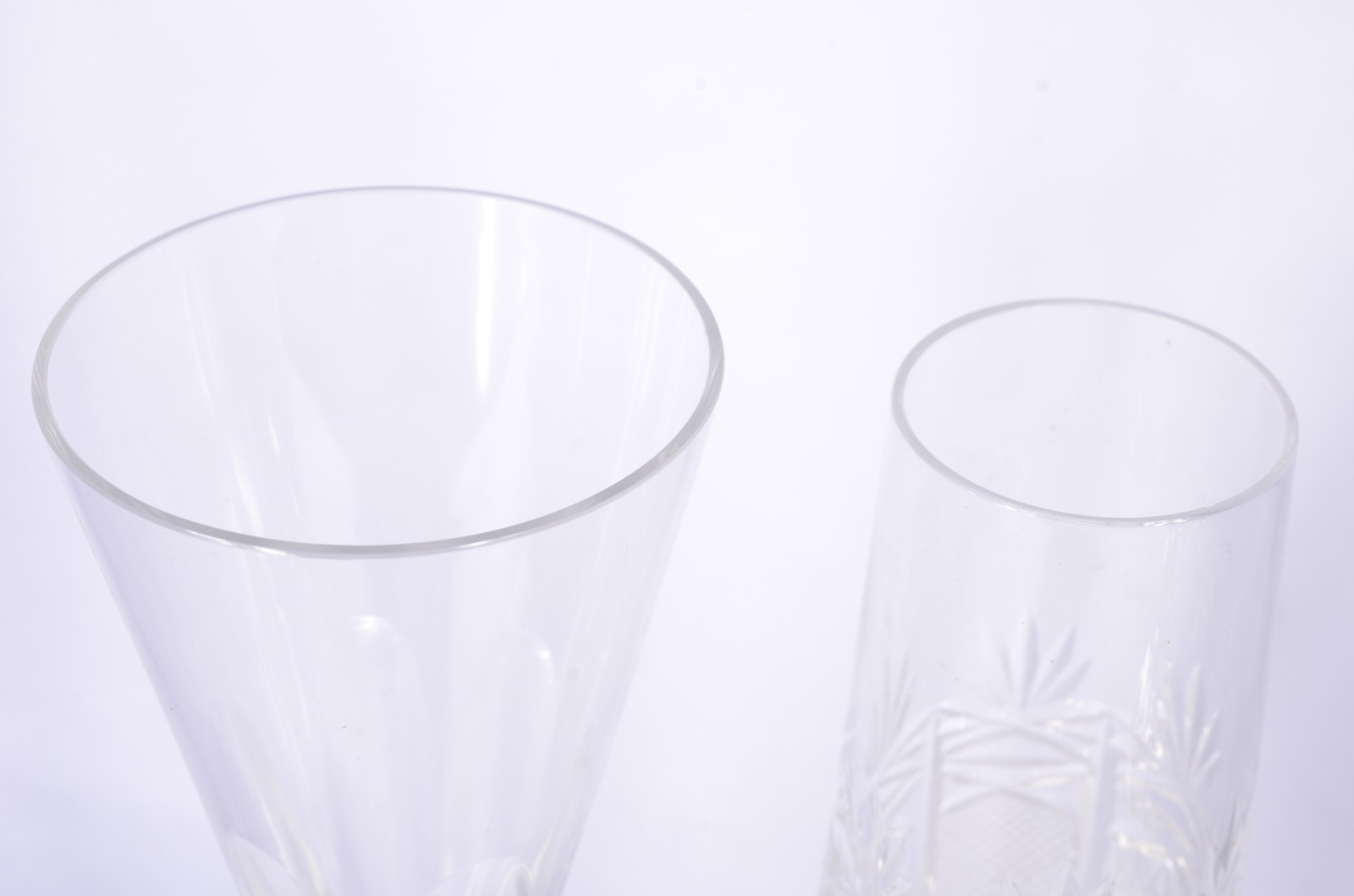 Dois conjuntos de flutes para champagne de cristal, sendo 12... - foto 8 de 8