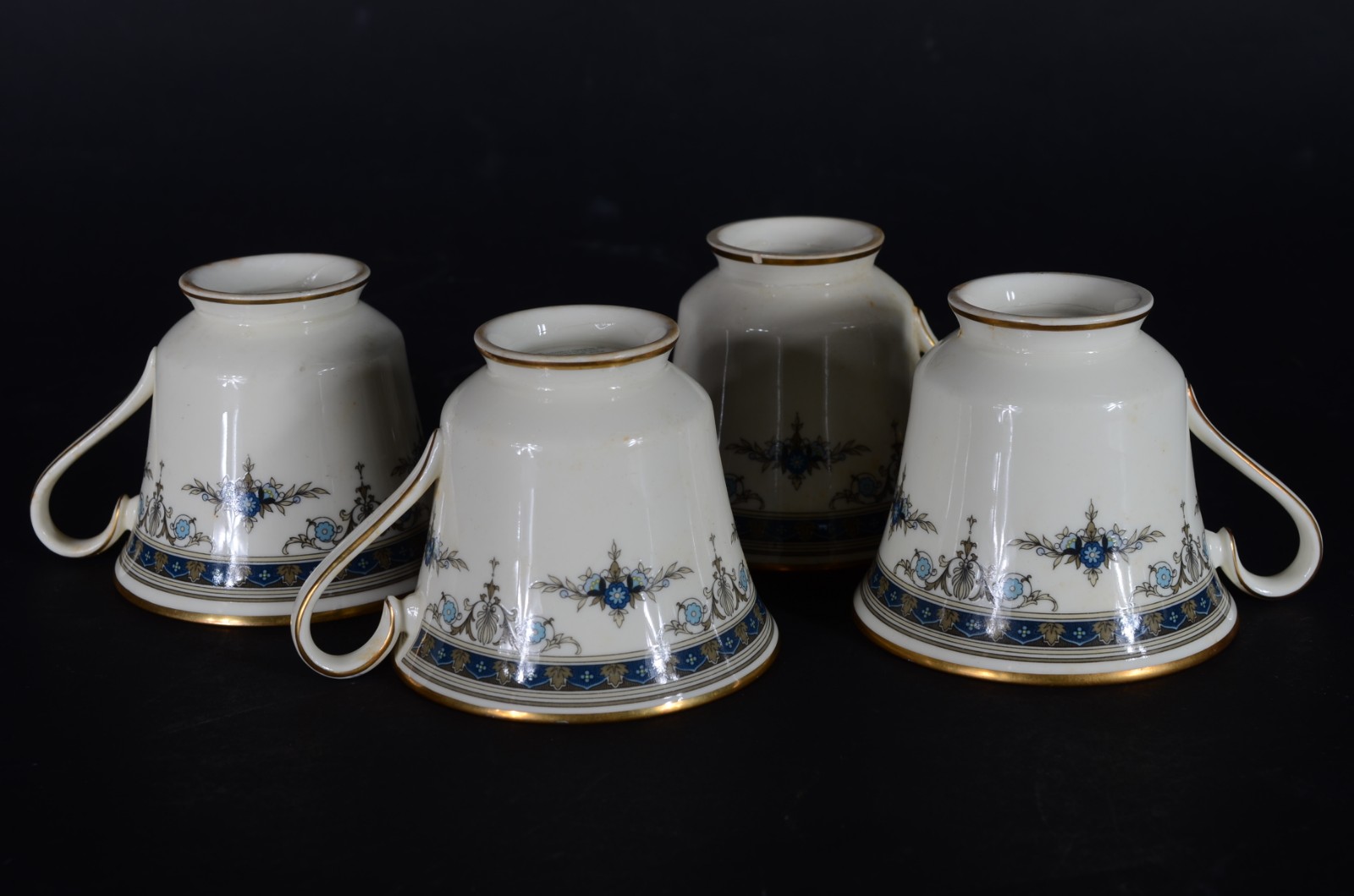 Serviço de jantar e chá de porcelana inglesa "Minton", composto de 12... - foto 7 de 7