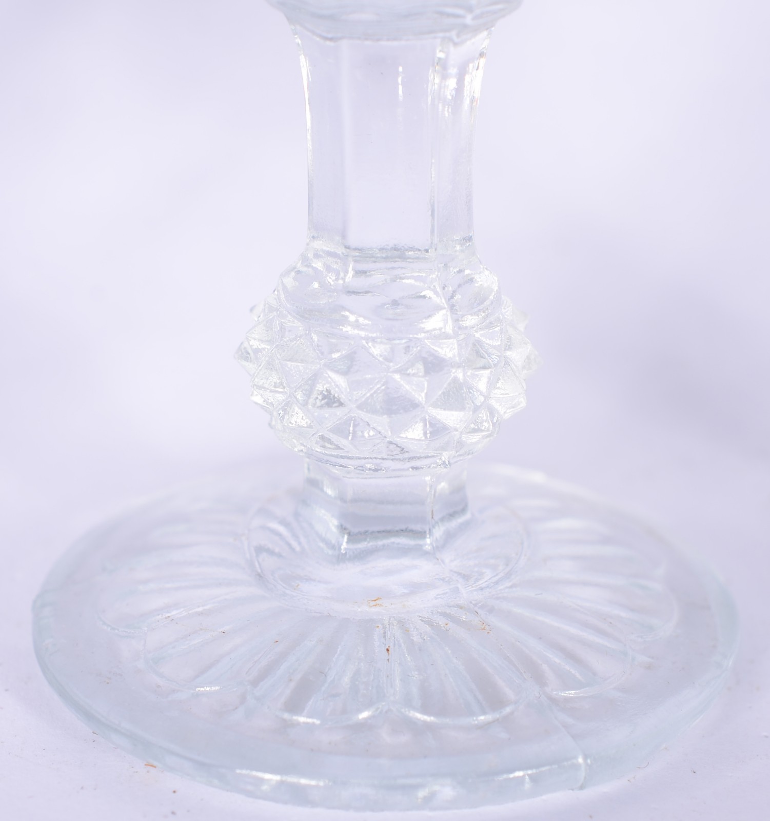 Serviço de cristal lapidação "bico de jaca", composto de: 28 taças... - foto 4 de 6