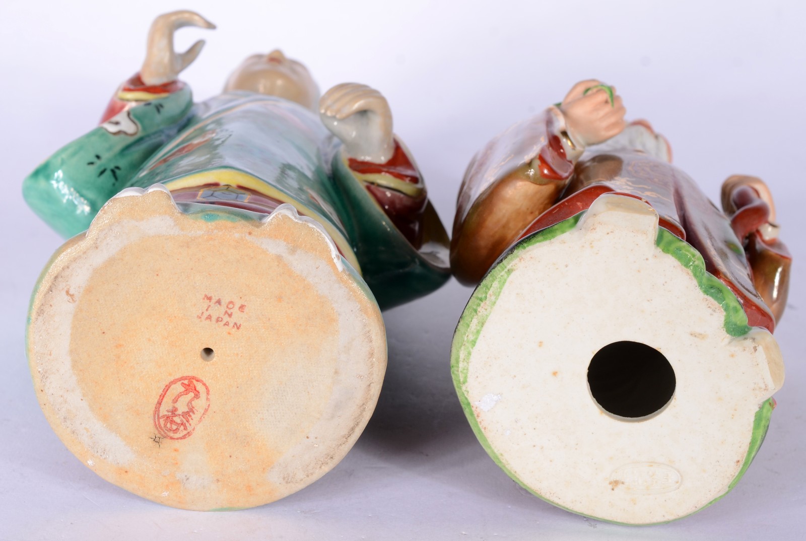 Duas esculturas de porcelana oriental policromada representando... - foto 8 de 10