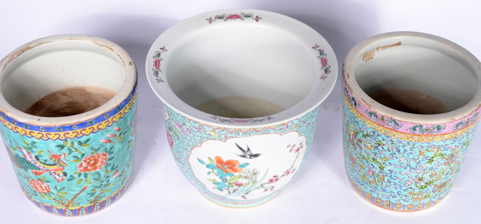 Três cachepots de porcelana chinesa, decorações com pássaros e flores... - foto 2 de 6