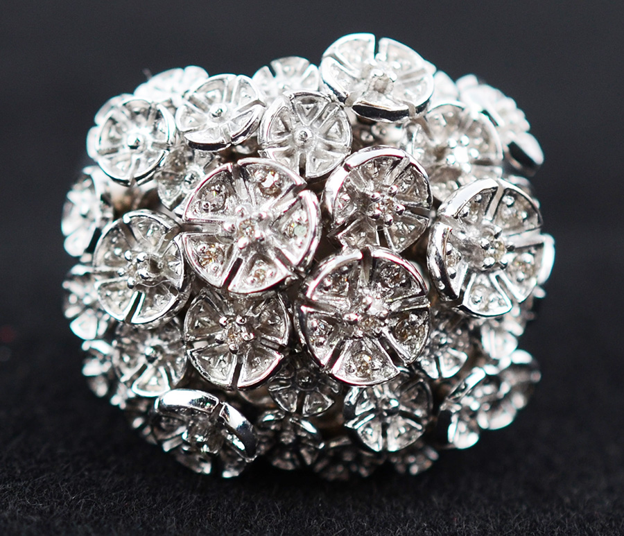 Anel de ouro branco 18 k, com flores móveis e brilhantes, modelo... - foto 2 de 2