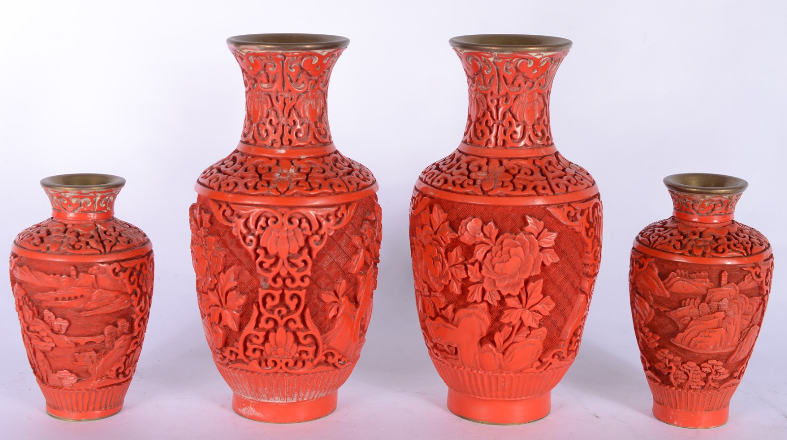 Quatro vasos de lacca vermelha chinesa. - foto 4 de 5
