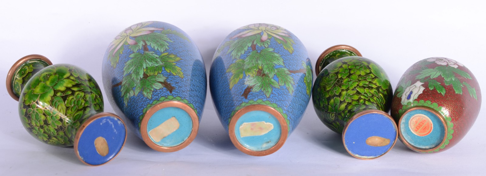 Lote com 10 vasos diversos de cloisoné chines. - foto 6 de 7