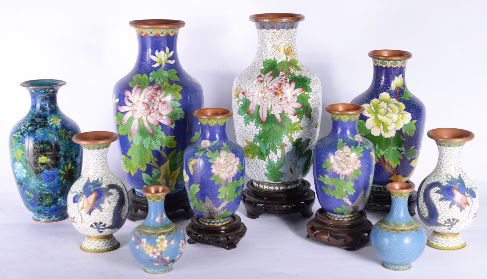 Lote com 10 vasos diversos de cloisoné chines em policromia. - foto 1 de 6