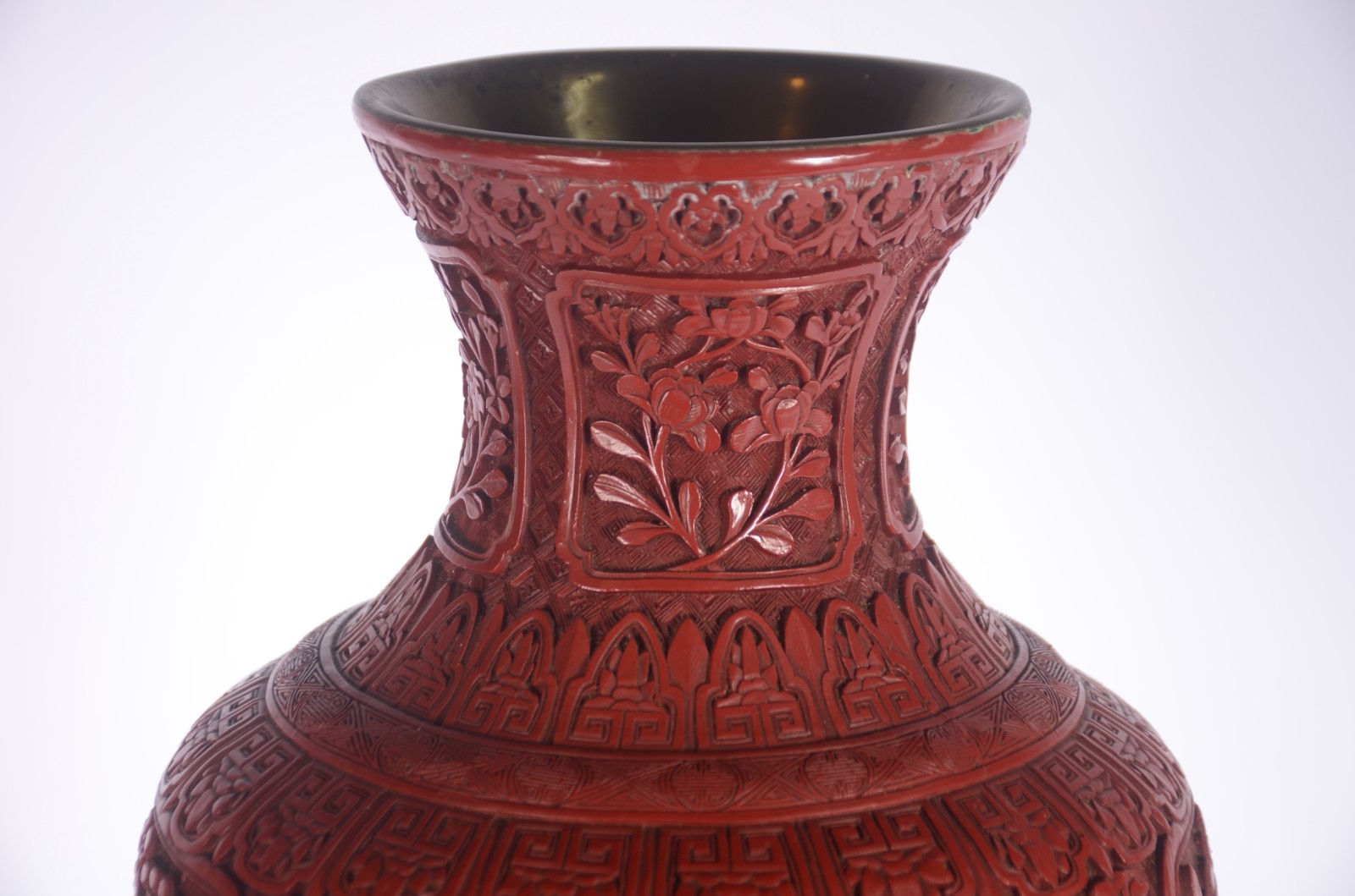 Vaso de lacca vermelha chinesa. - foto 3 de 7