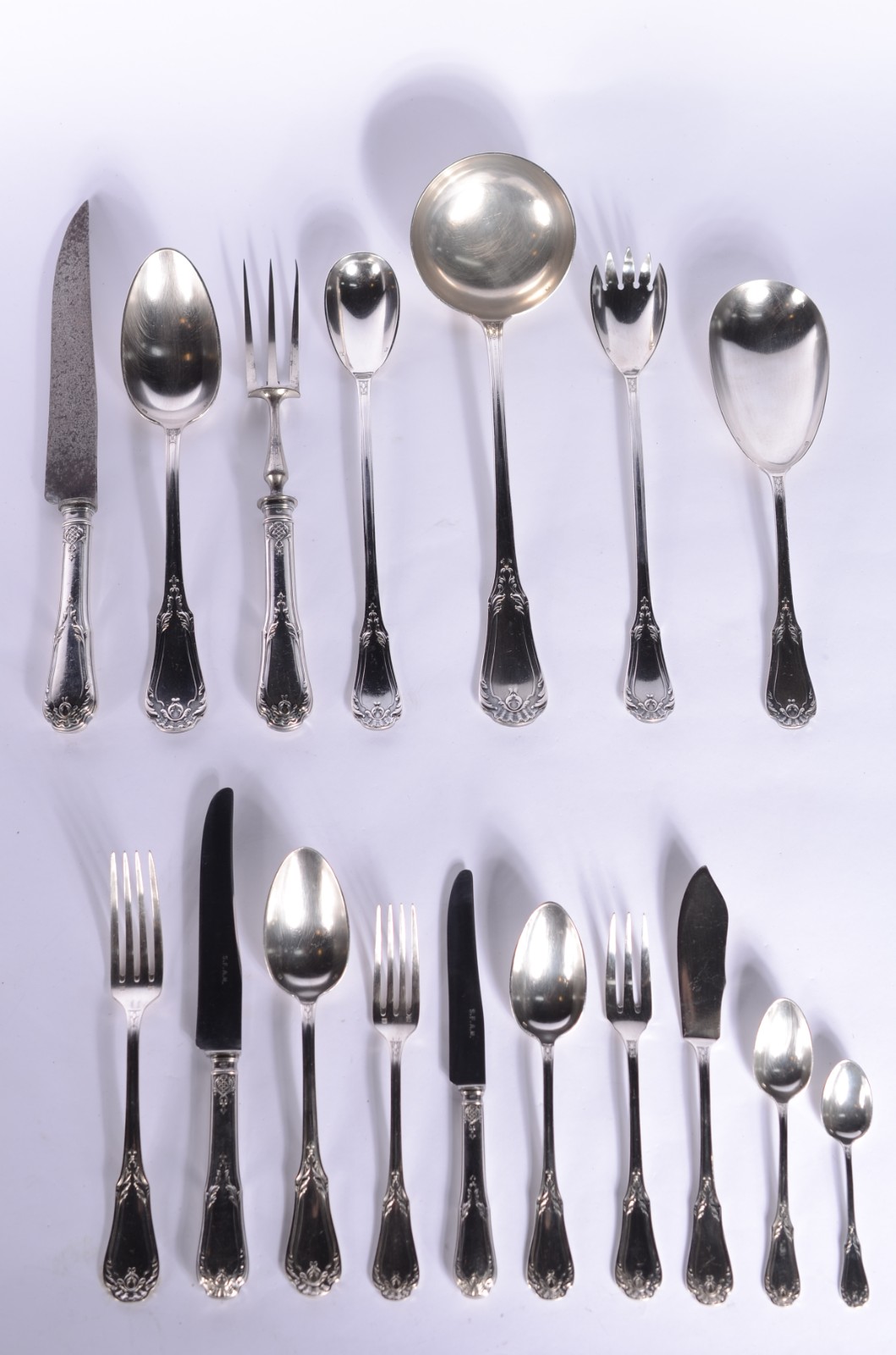 Faqueiro de metal prateado frances SFAM, 6 g, composto de 130 peças... - foto 1 de 11